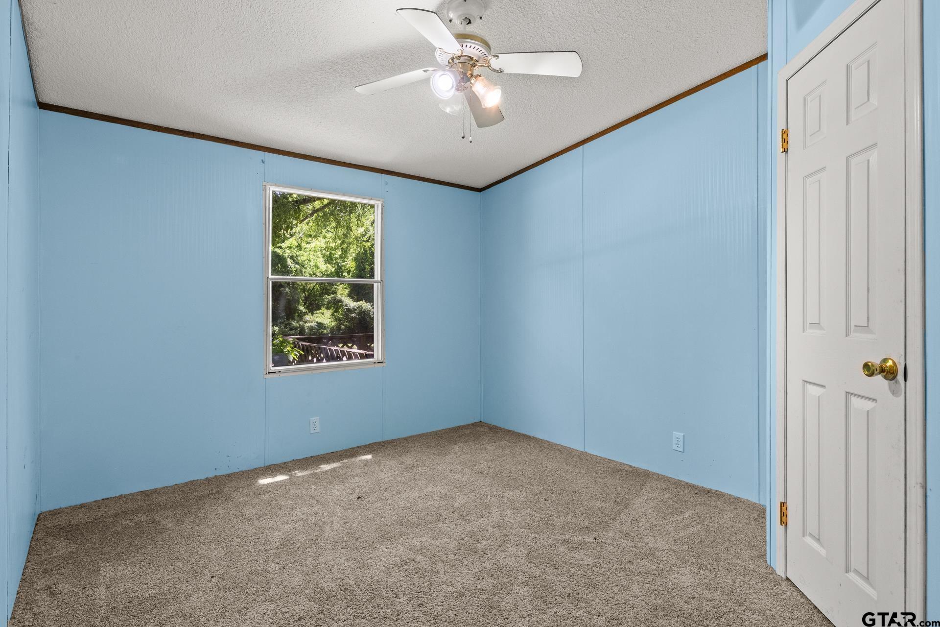 364 San Saba Ln