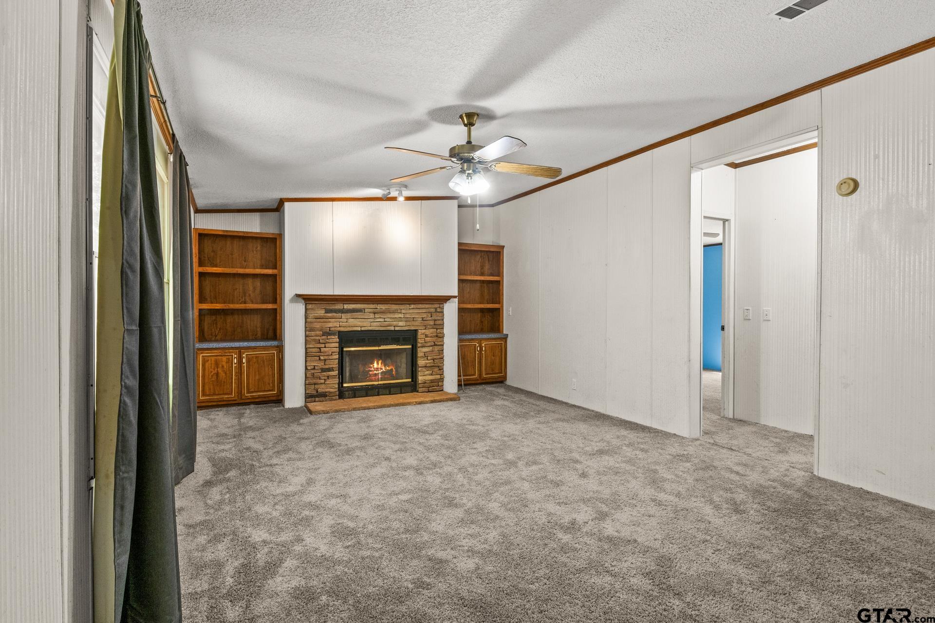 364 San Saba Ln