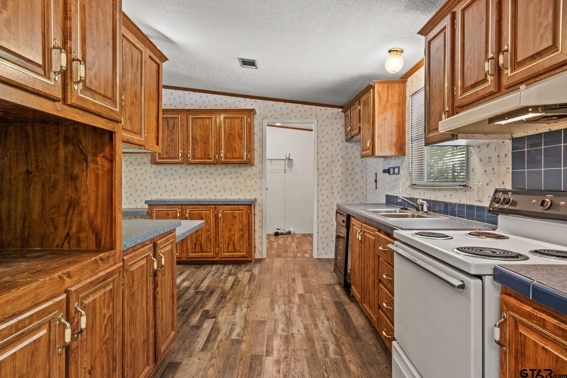 364 San Saba Ln
