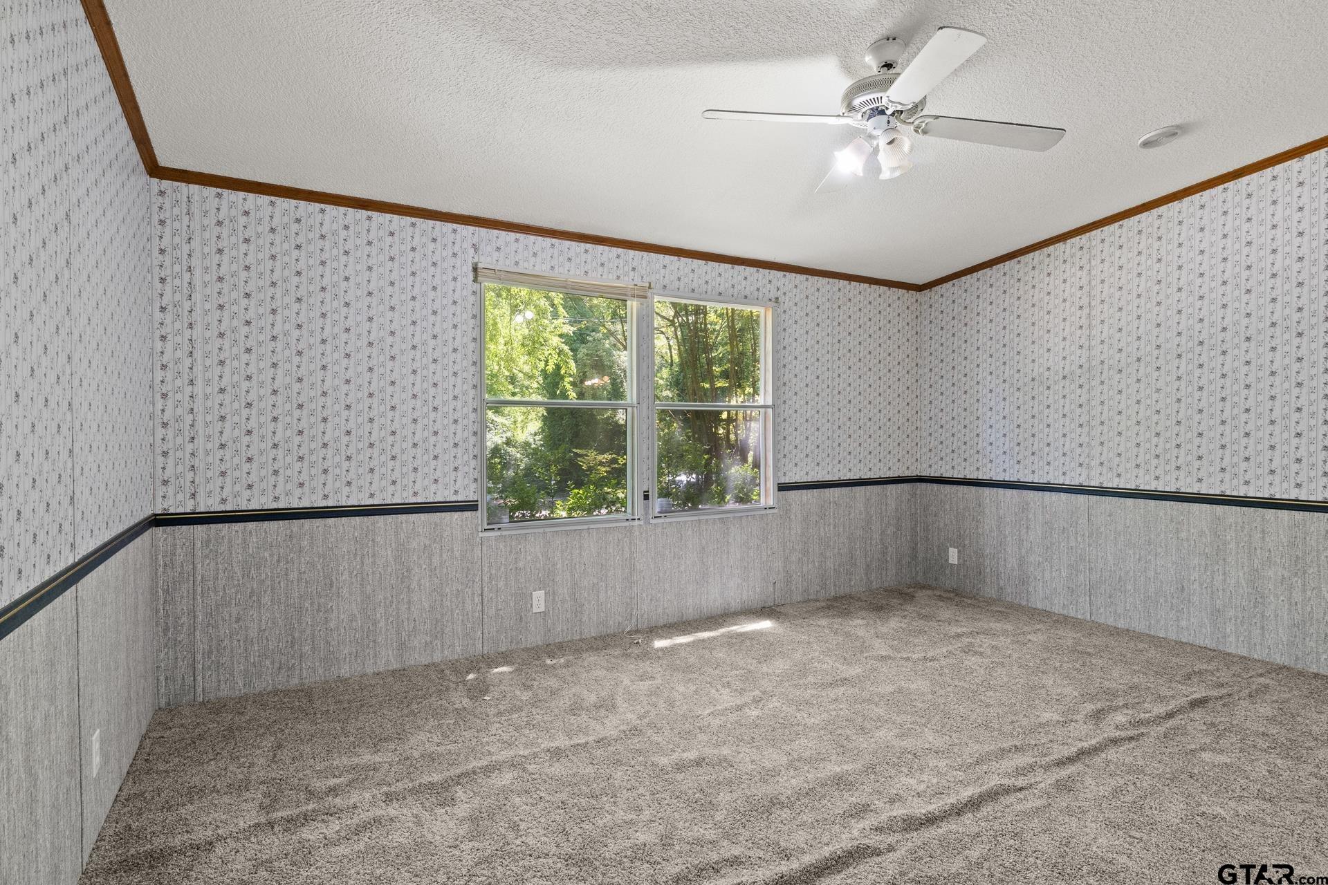 364 San Saba Ln