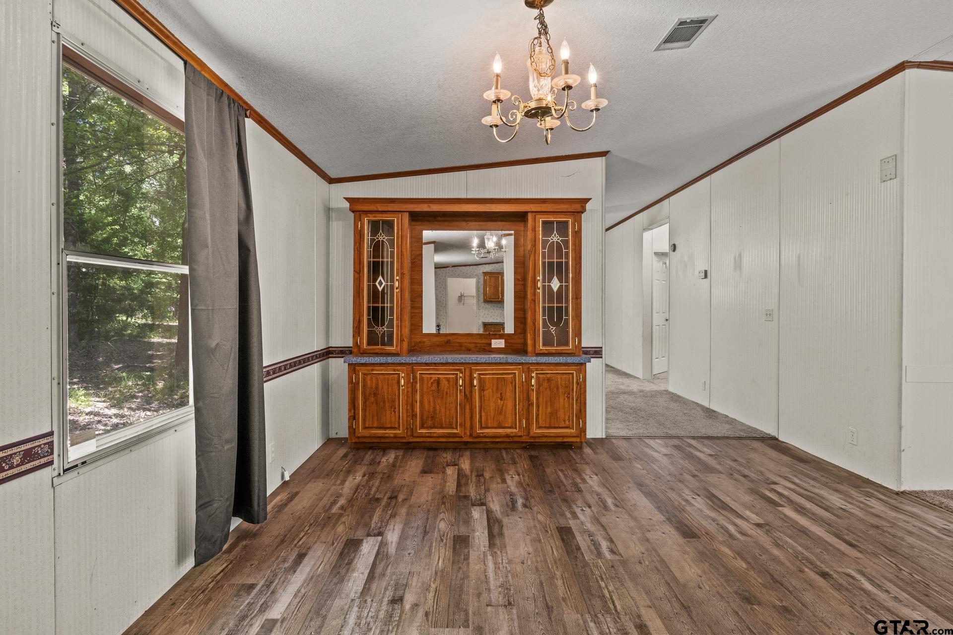 364 San Saba Ln