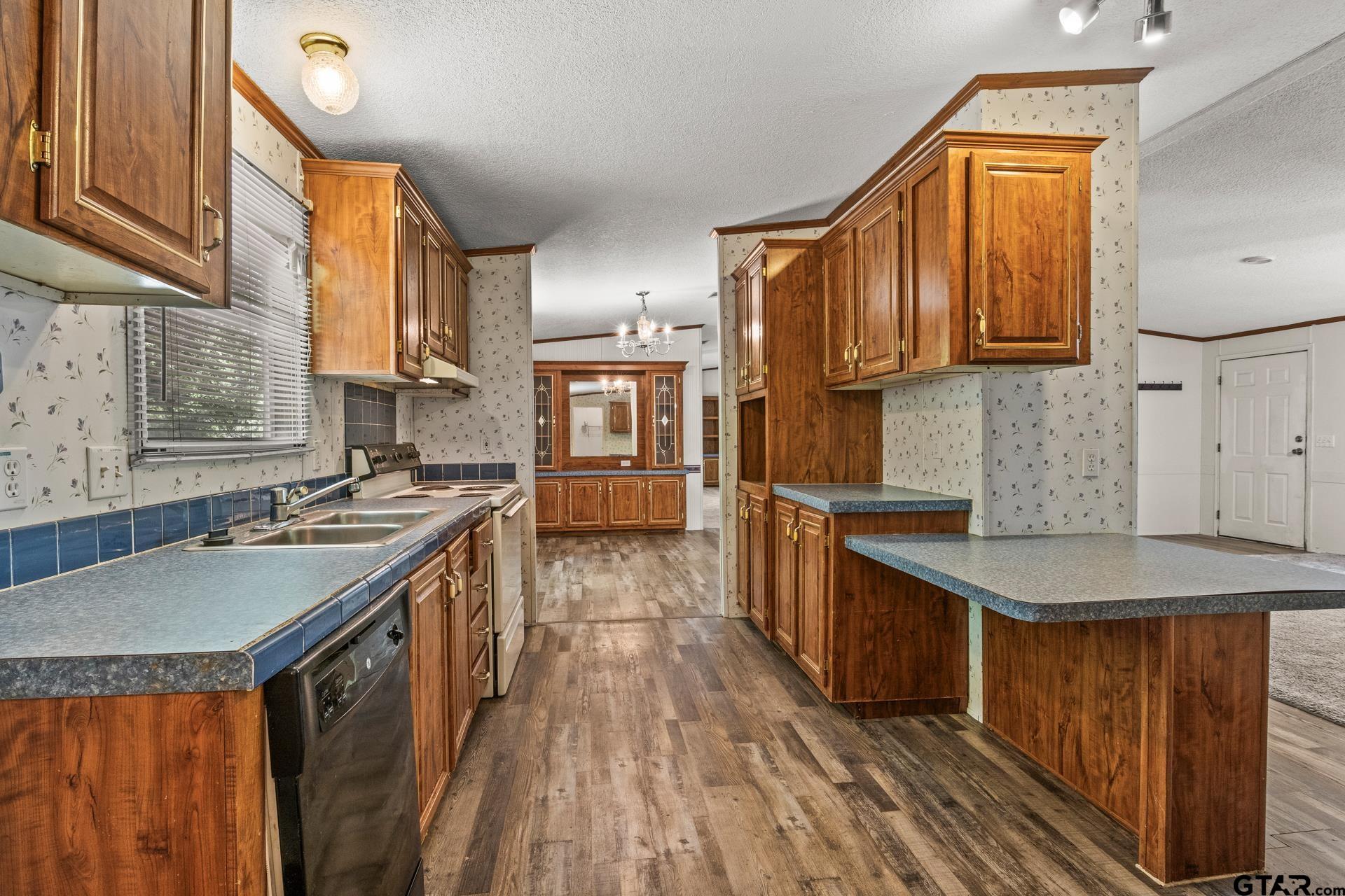 364 San Saba Ln