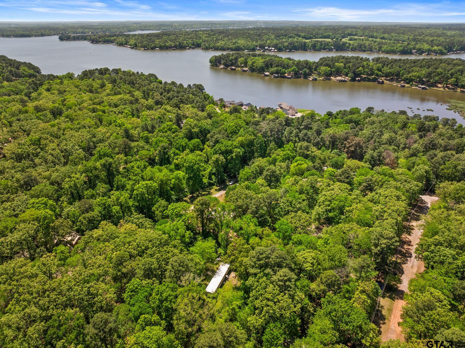 364 San Saba Ln