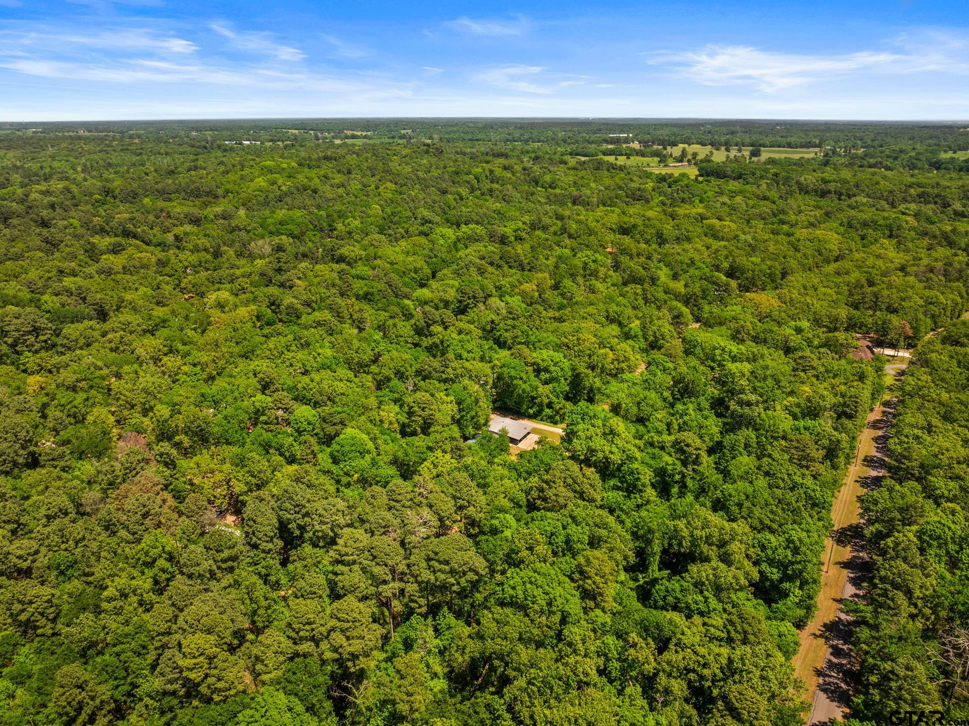 364 San Saba Ln