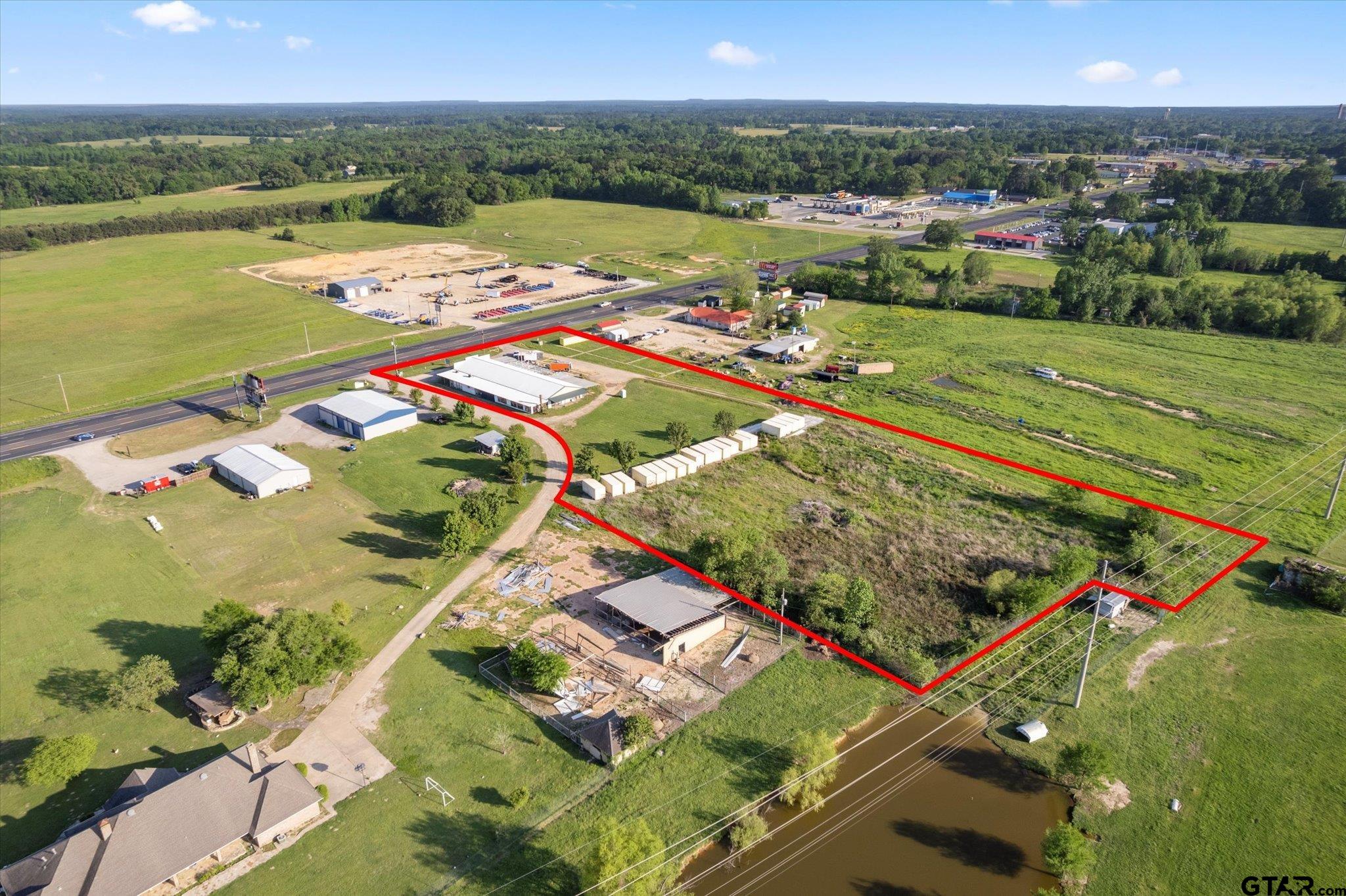 2516 HWY 271N