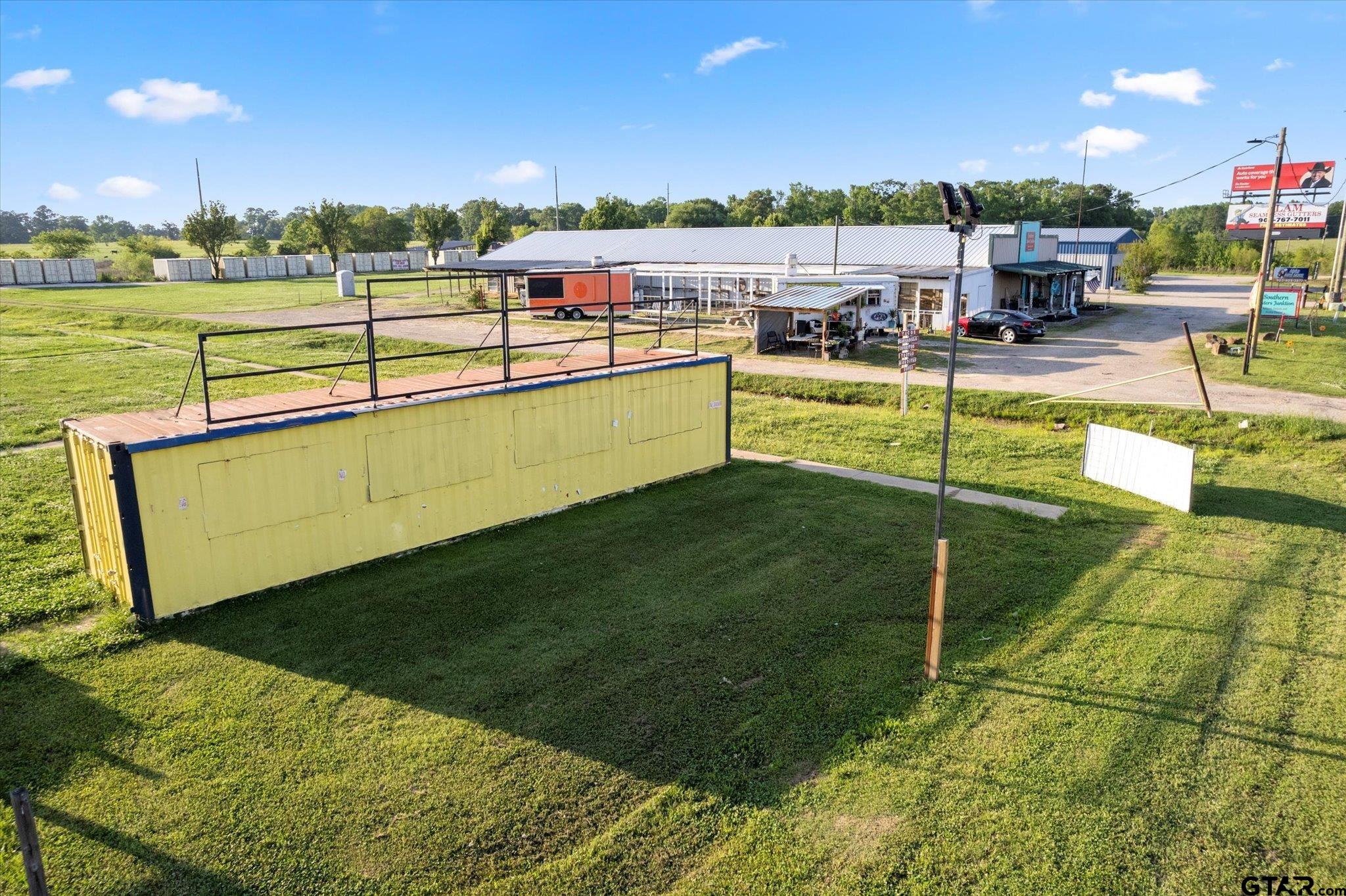 2516 HWY 271N
