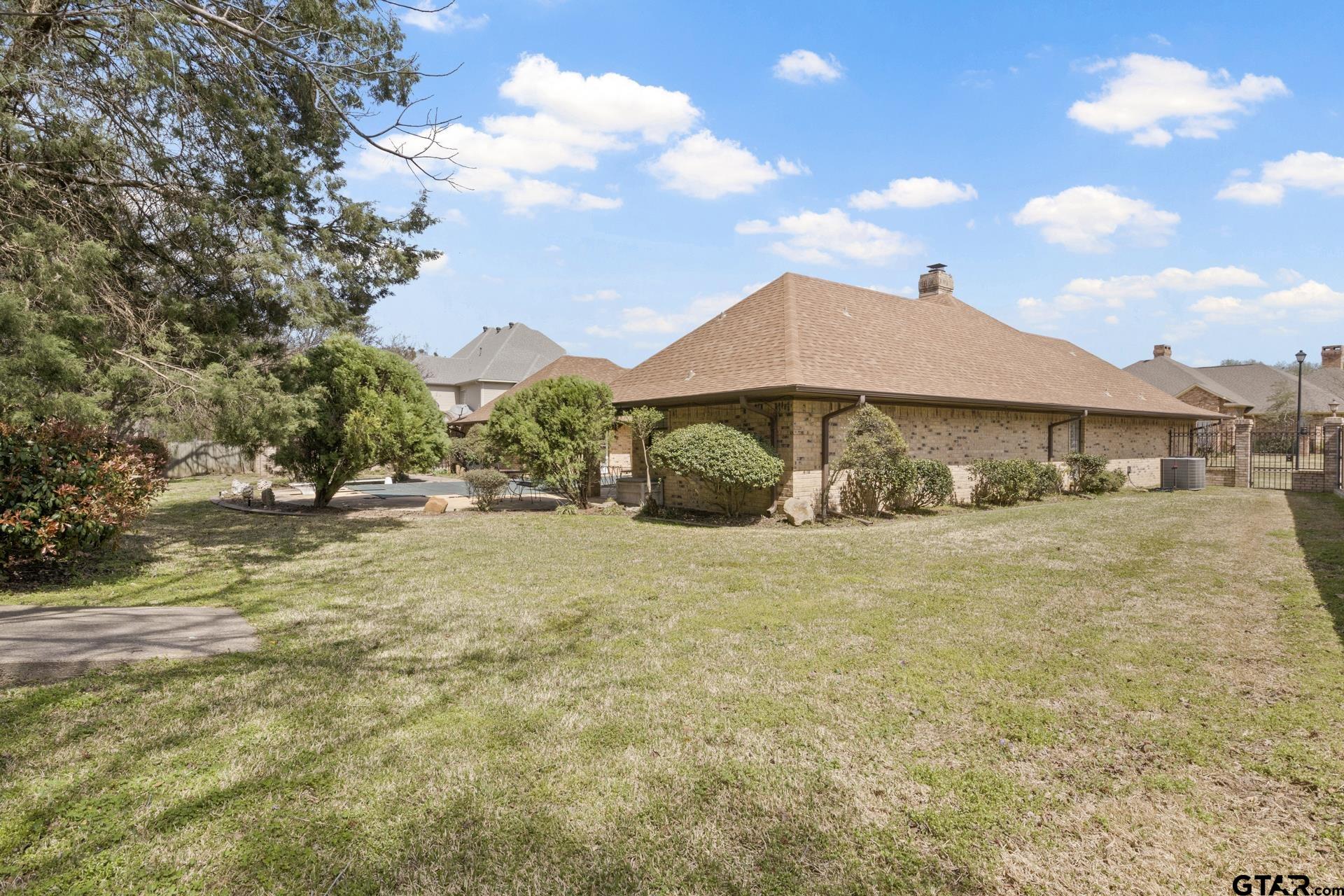 205 Turnberry Circle