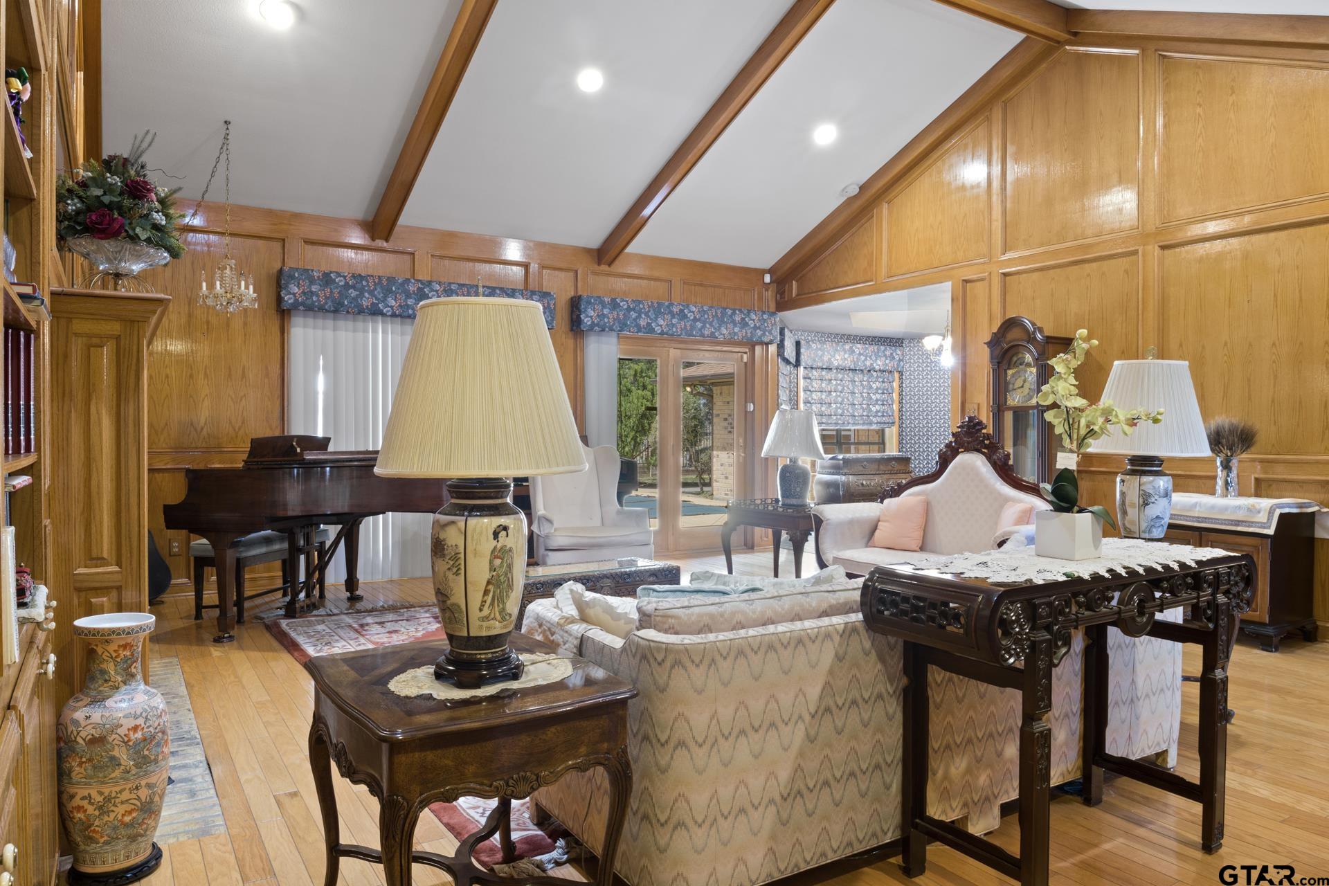 205 Turnberry Circle