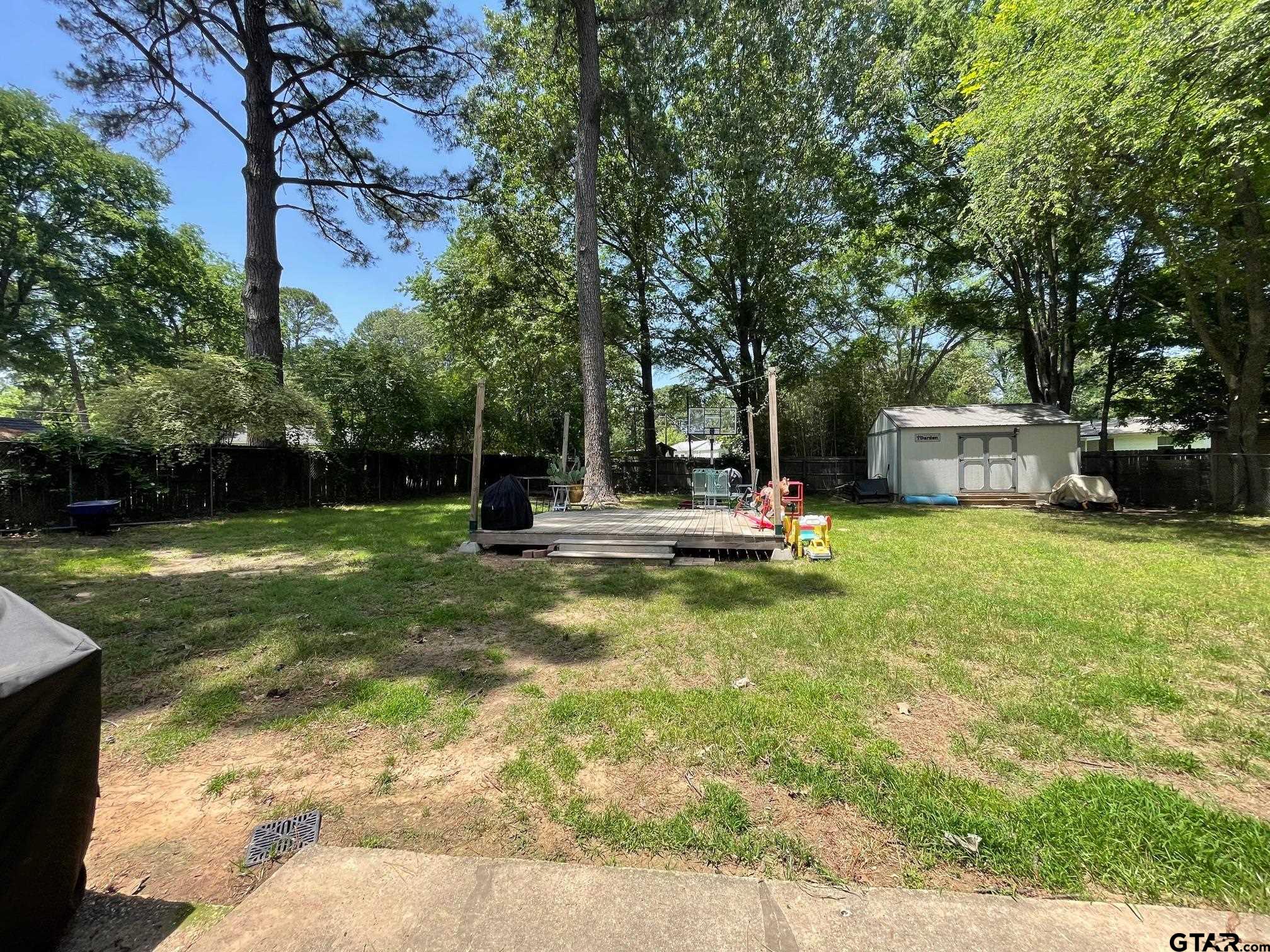 4054 Lakeshore Drive