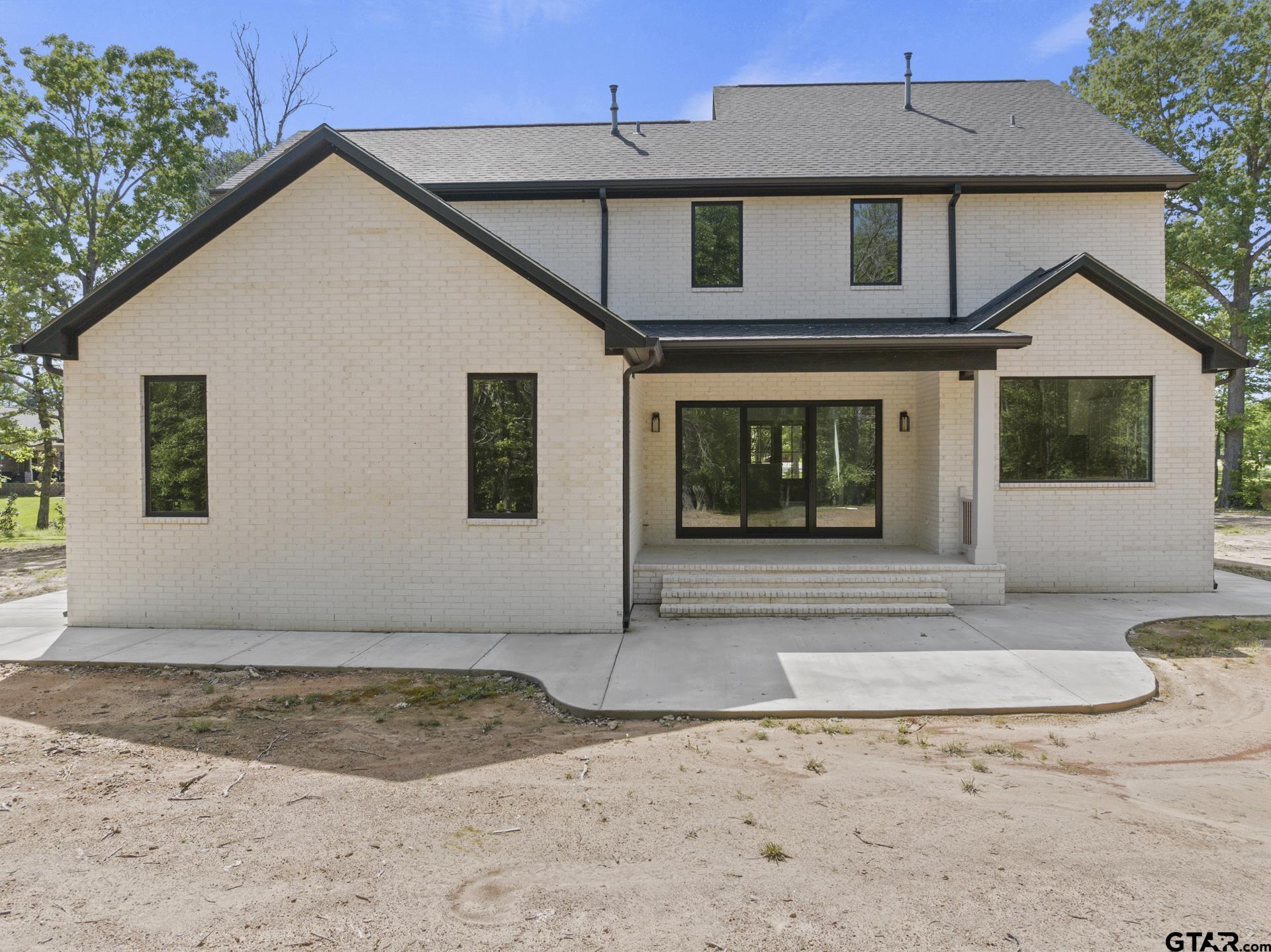 1013 Silver Lake Circle
