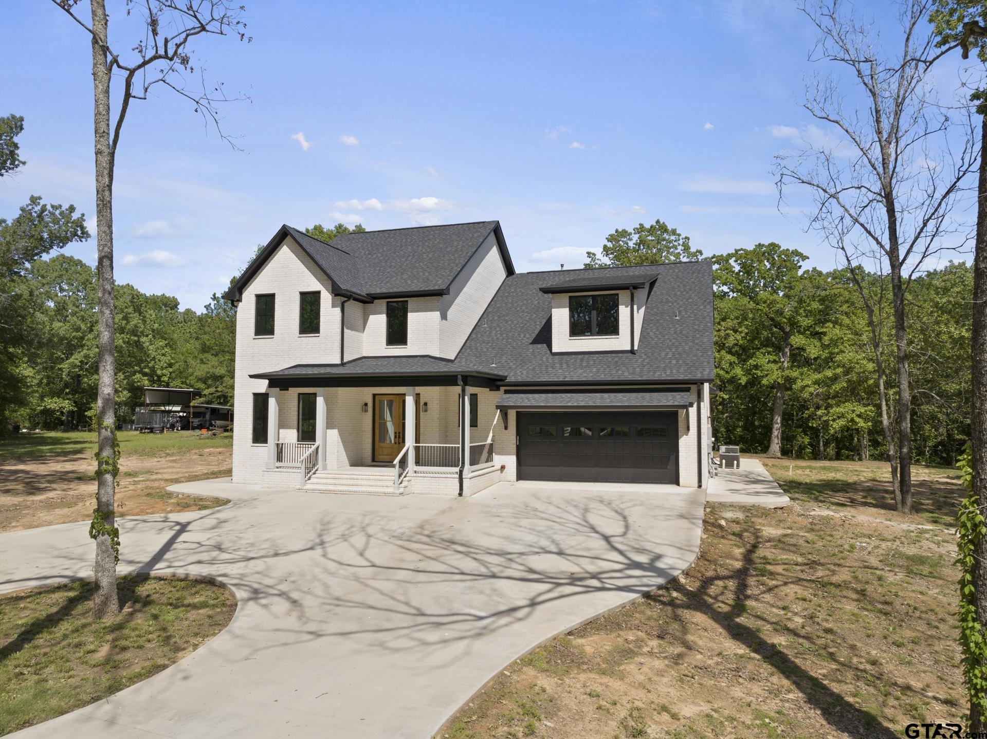 1013 Silver Lake Circle