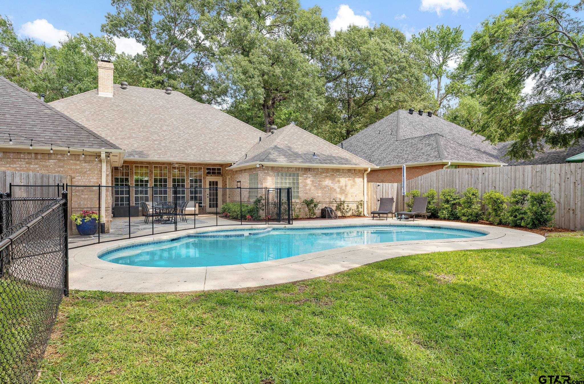 4911 Barclay Drive