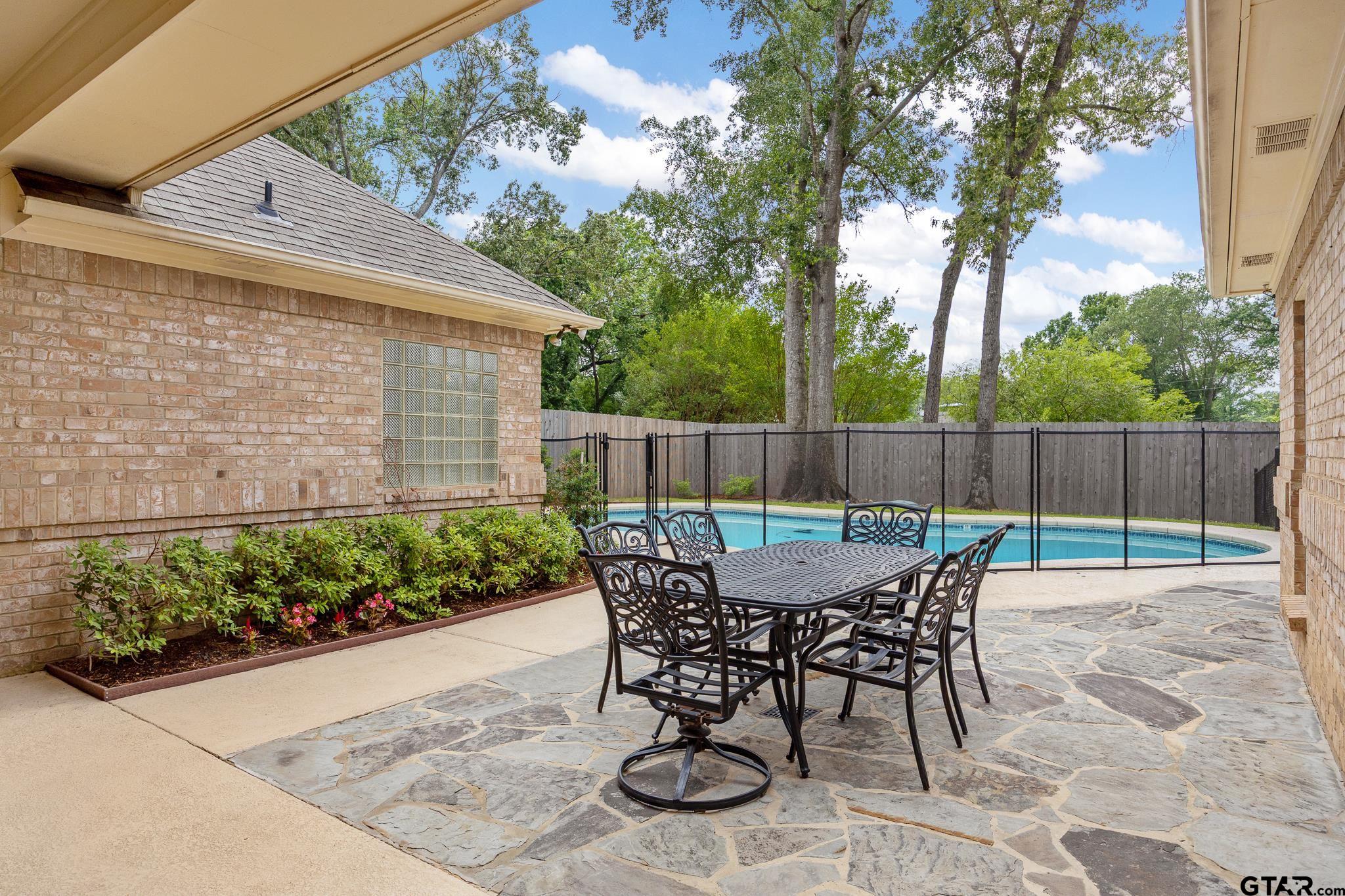 4911 Barclay Drive