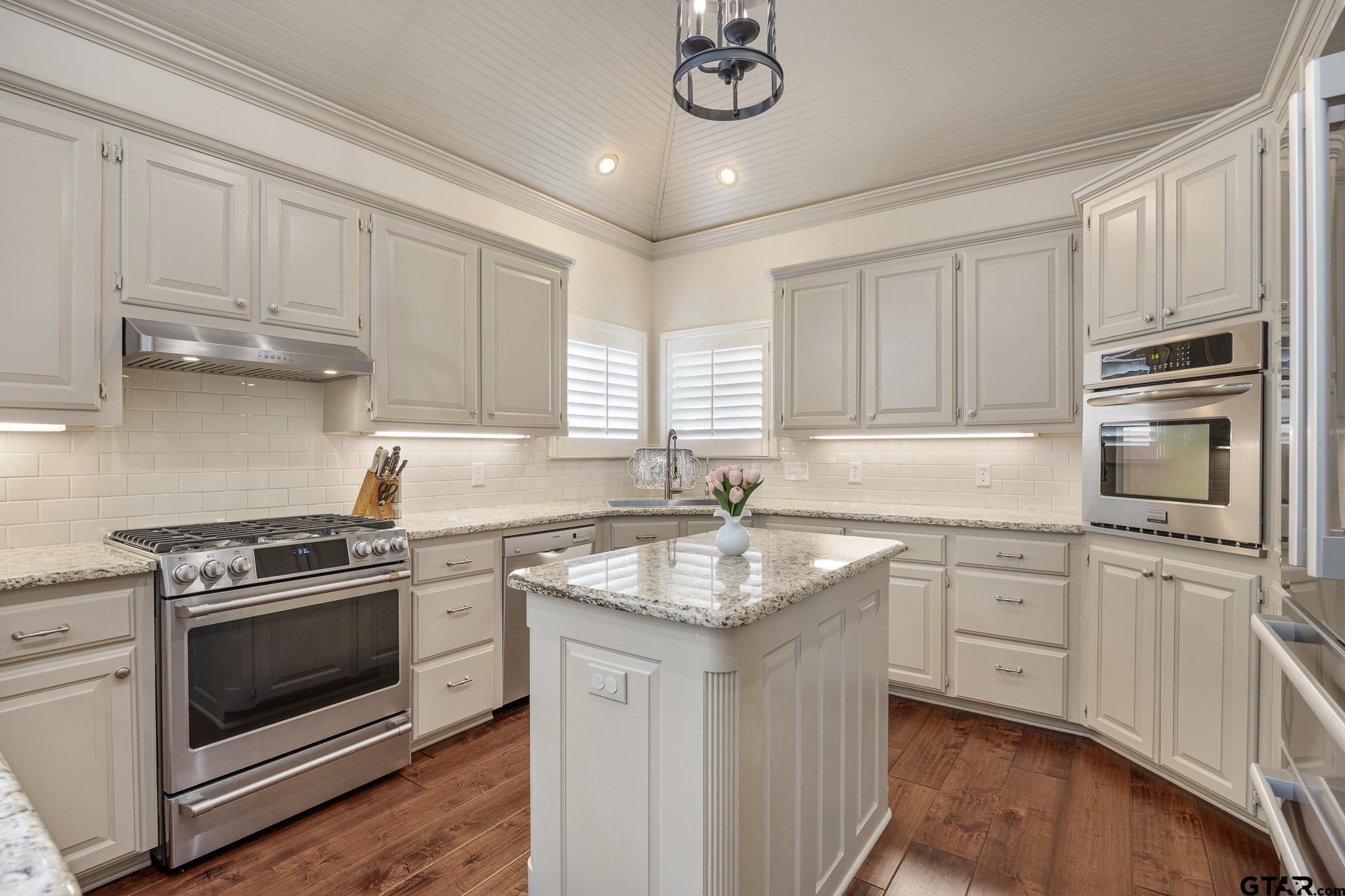 4911 Barclay Drive