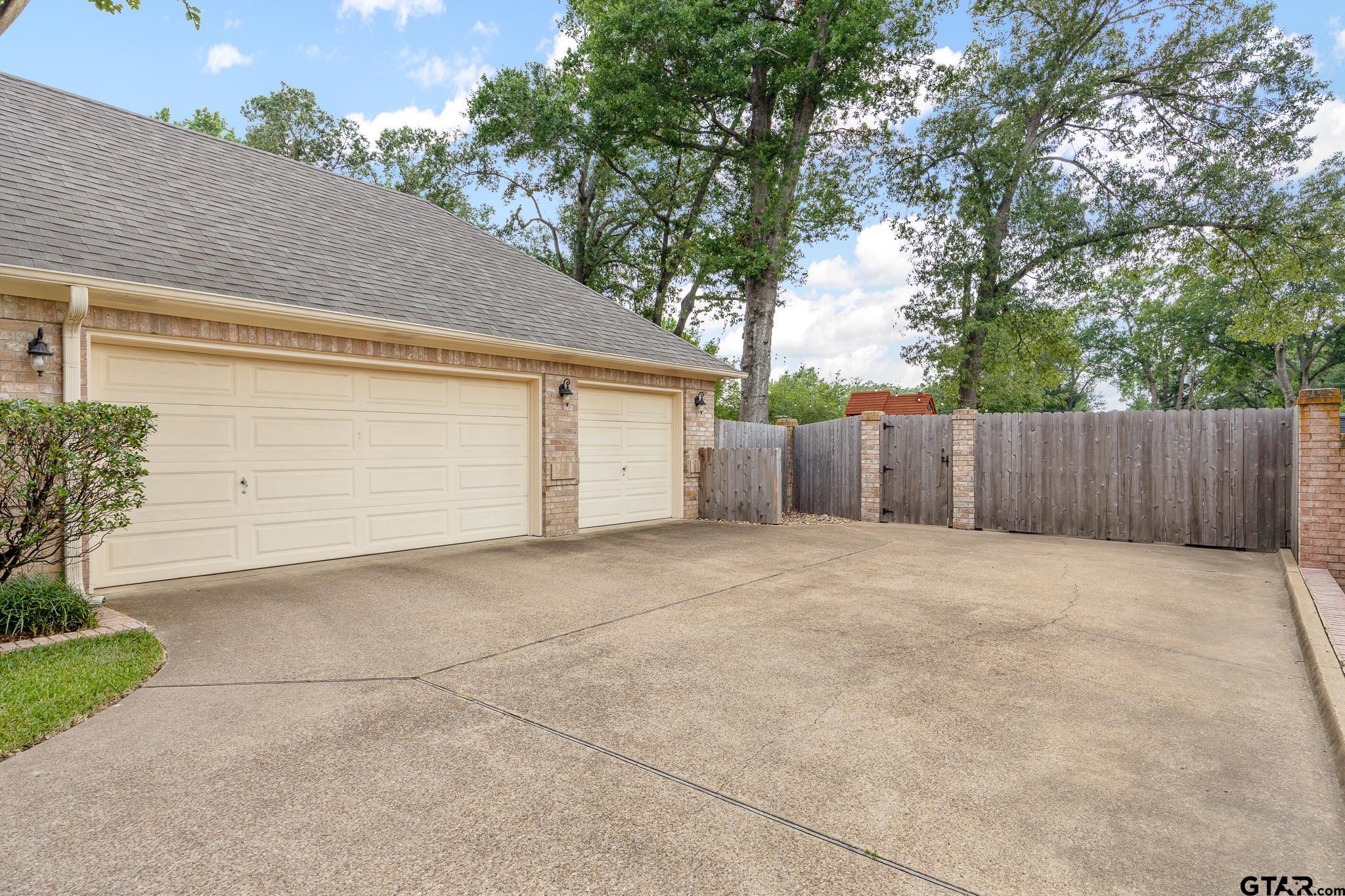 4911 Barclay Drive