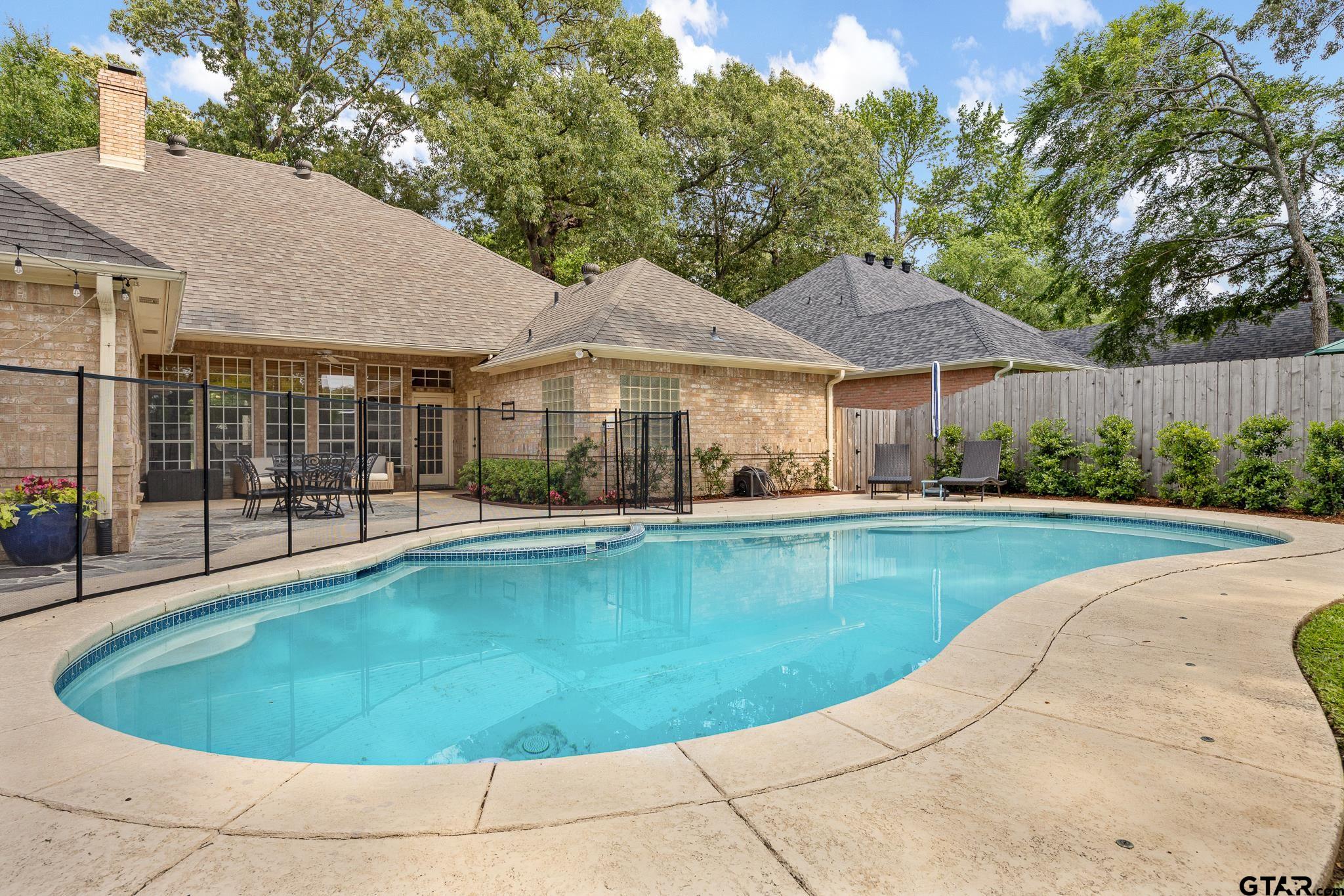 4911 Barclay Drive
