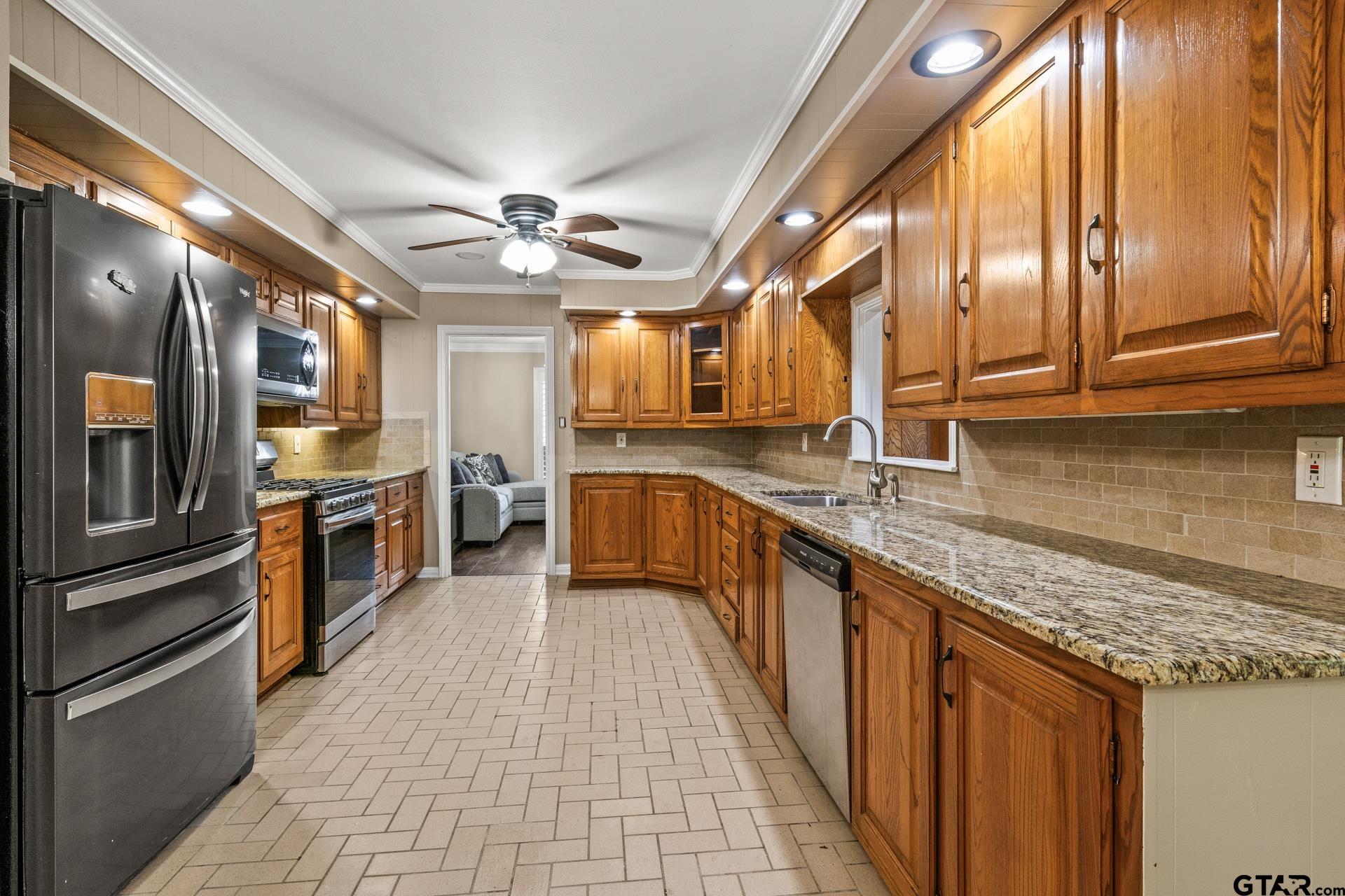 1108 Quitman