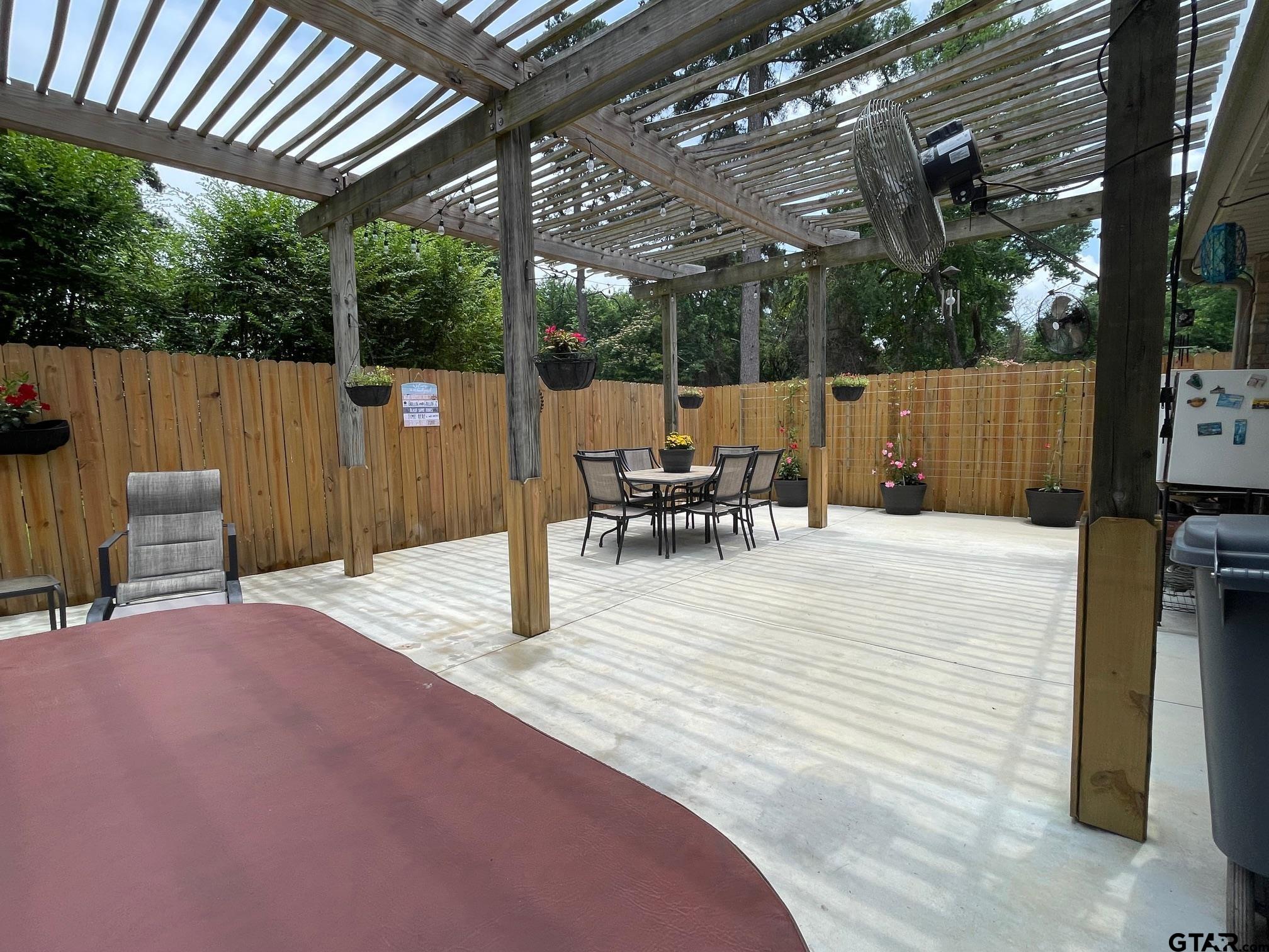 102 Dogwood Circle