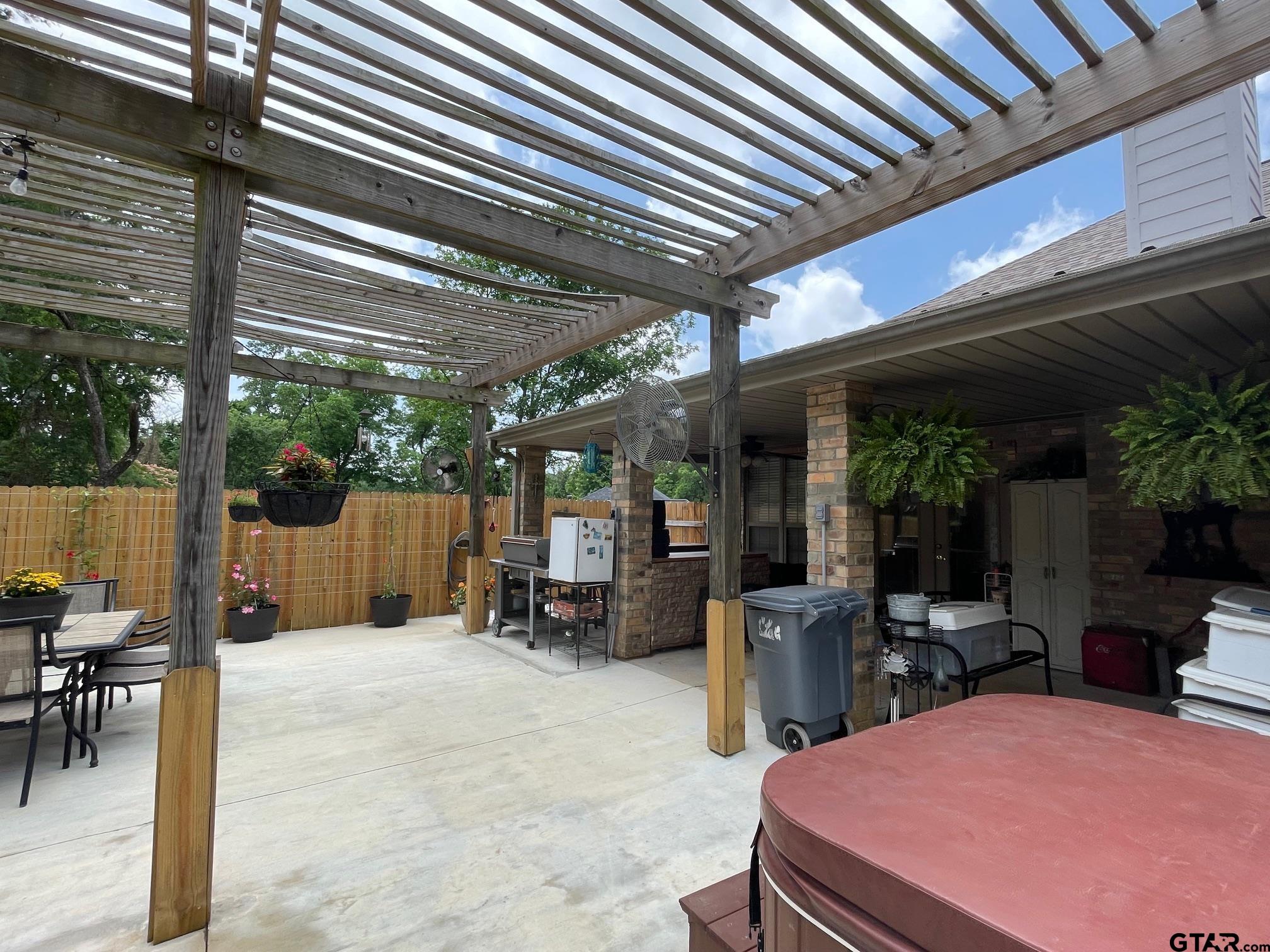 102 Dogwood Circle