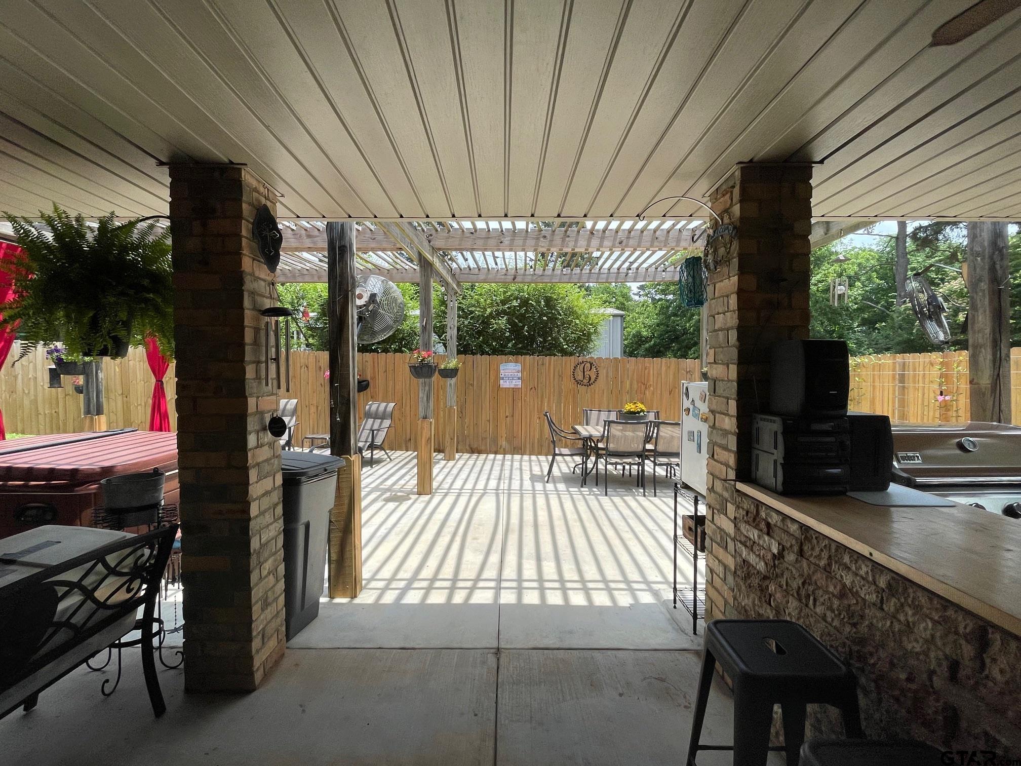 102 Dogwood Circle