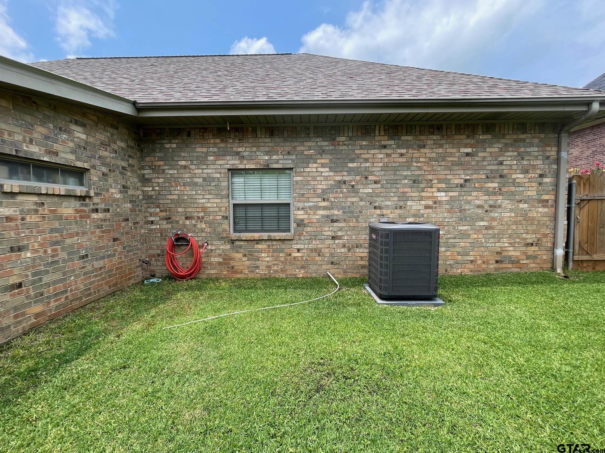 102 Dogwood Circle