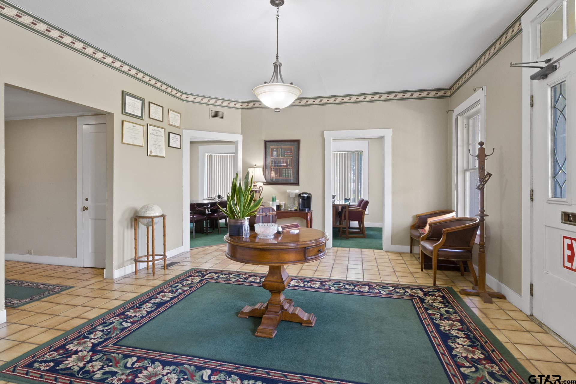 207 W 3rd