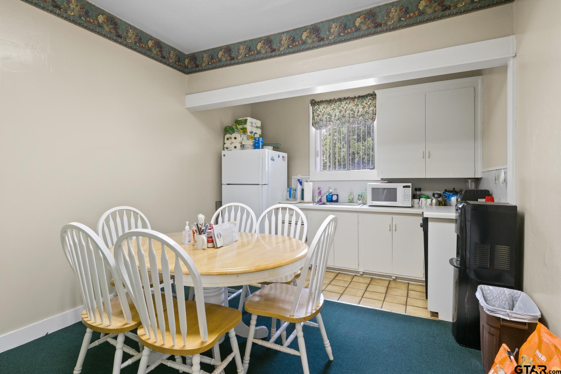207 W 3rd