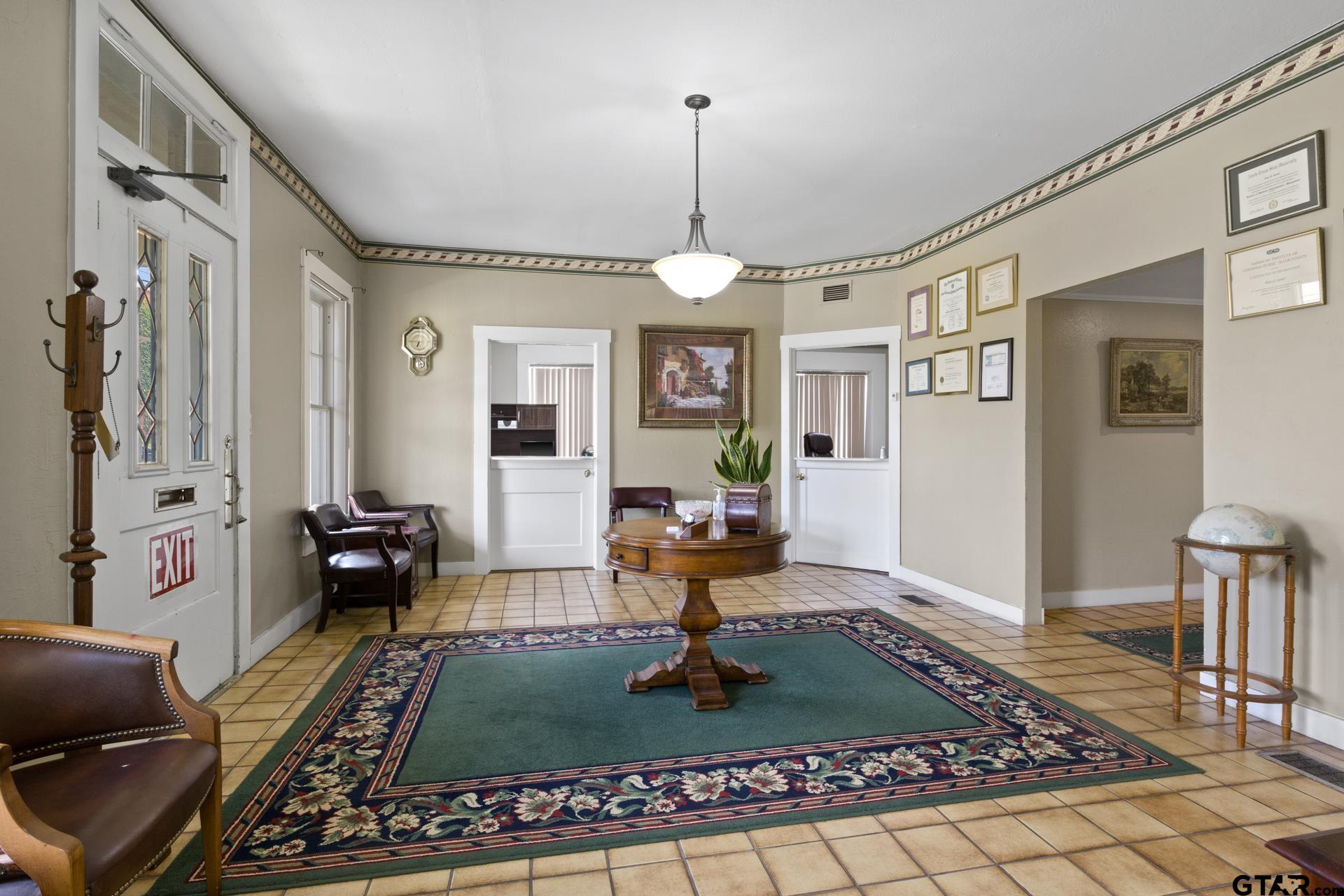 207 W 3rd