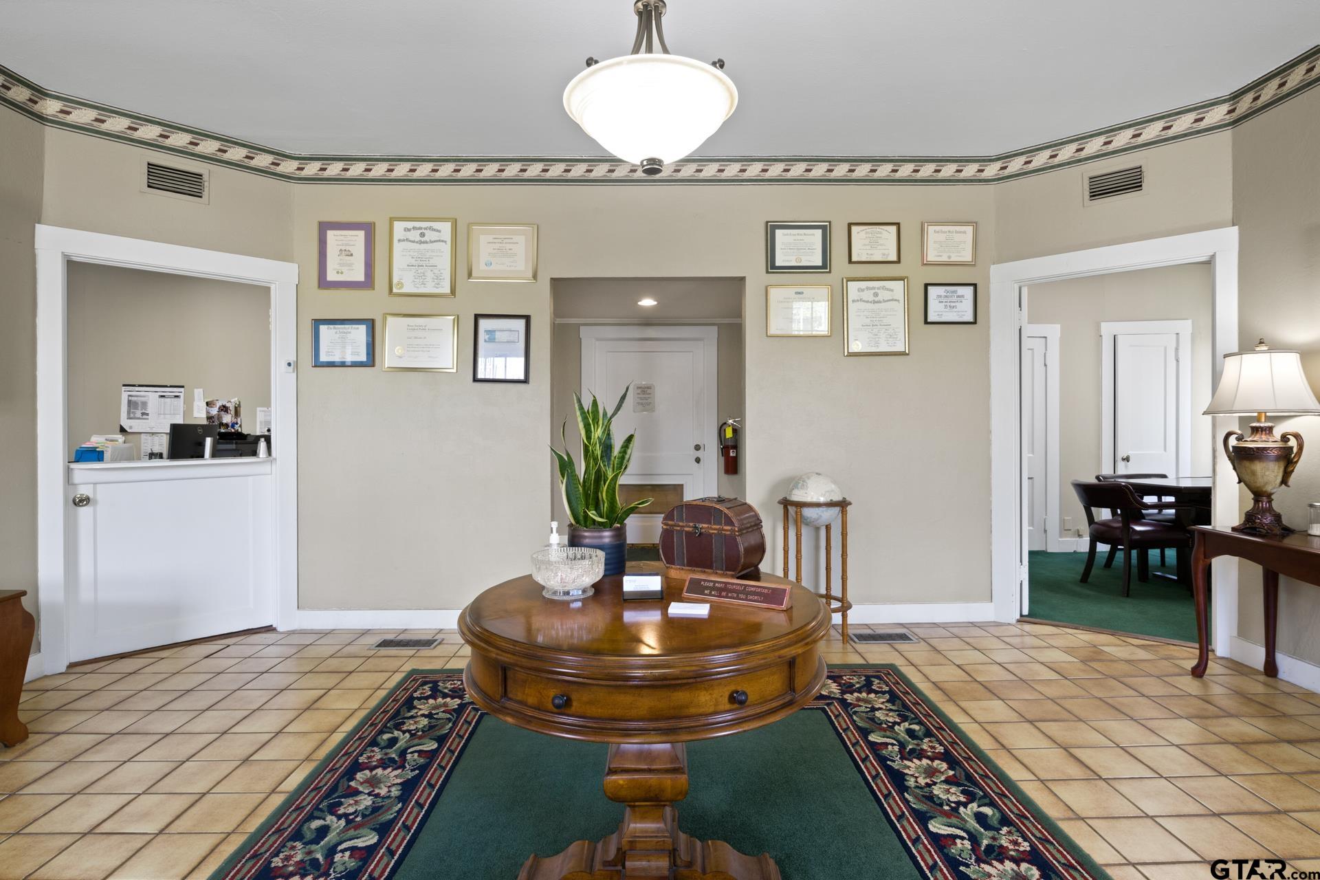 207 W 3rd