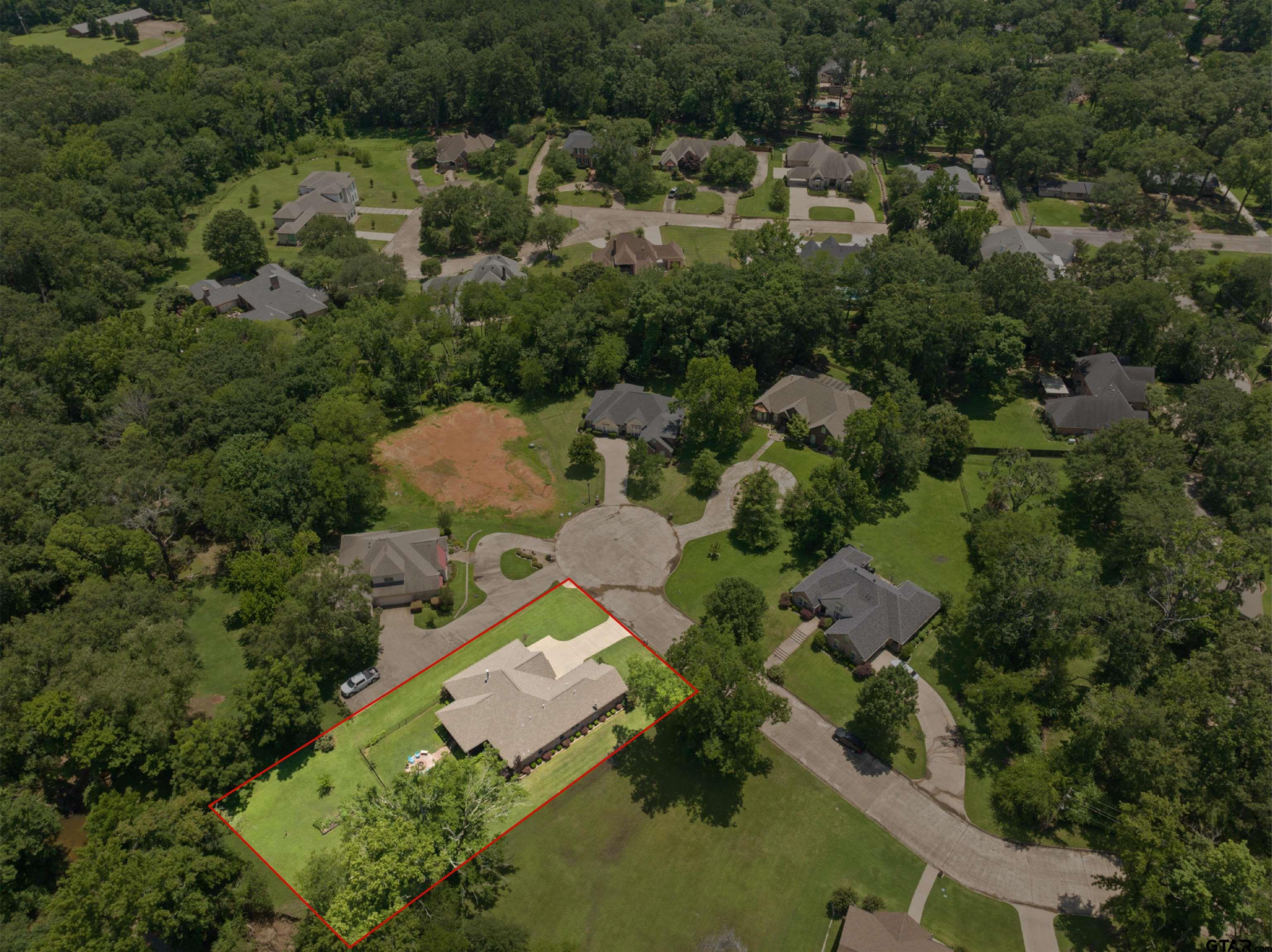 909 Holly Hill