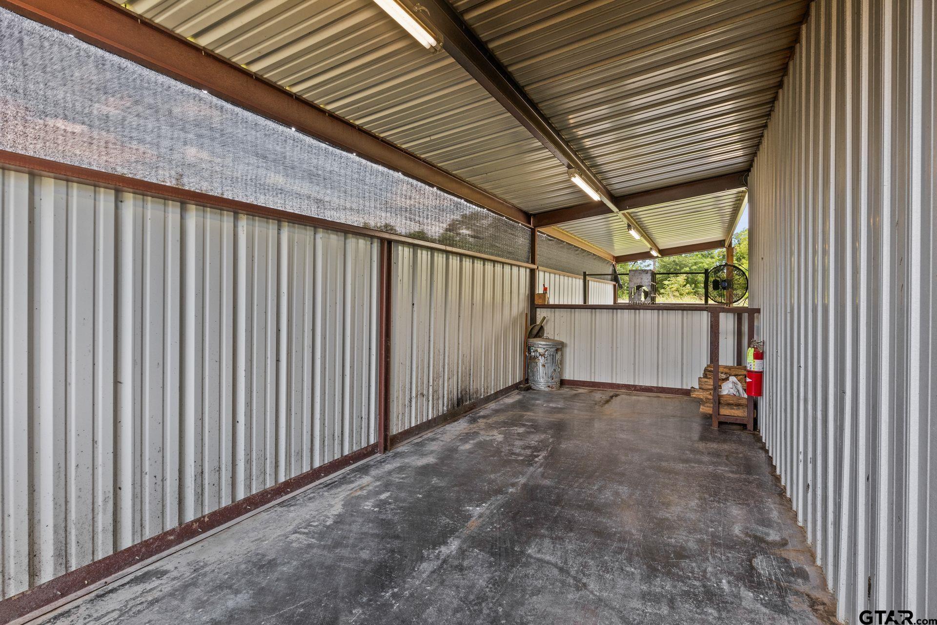 908 W Broadway Street