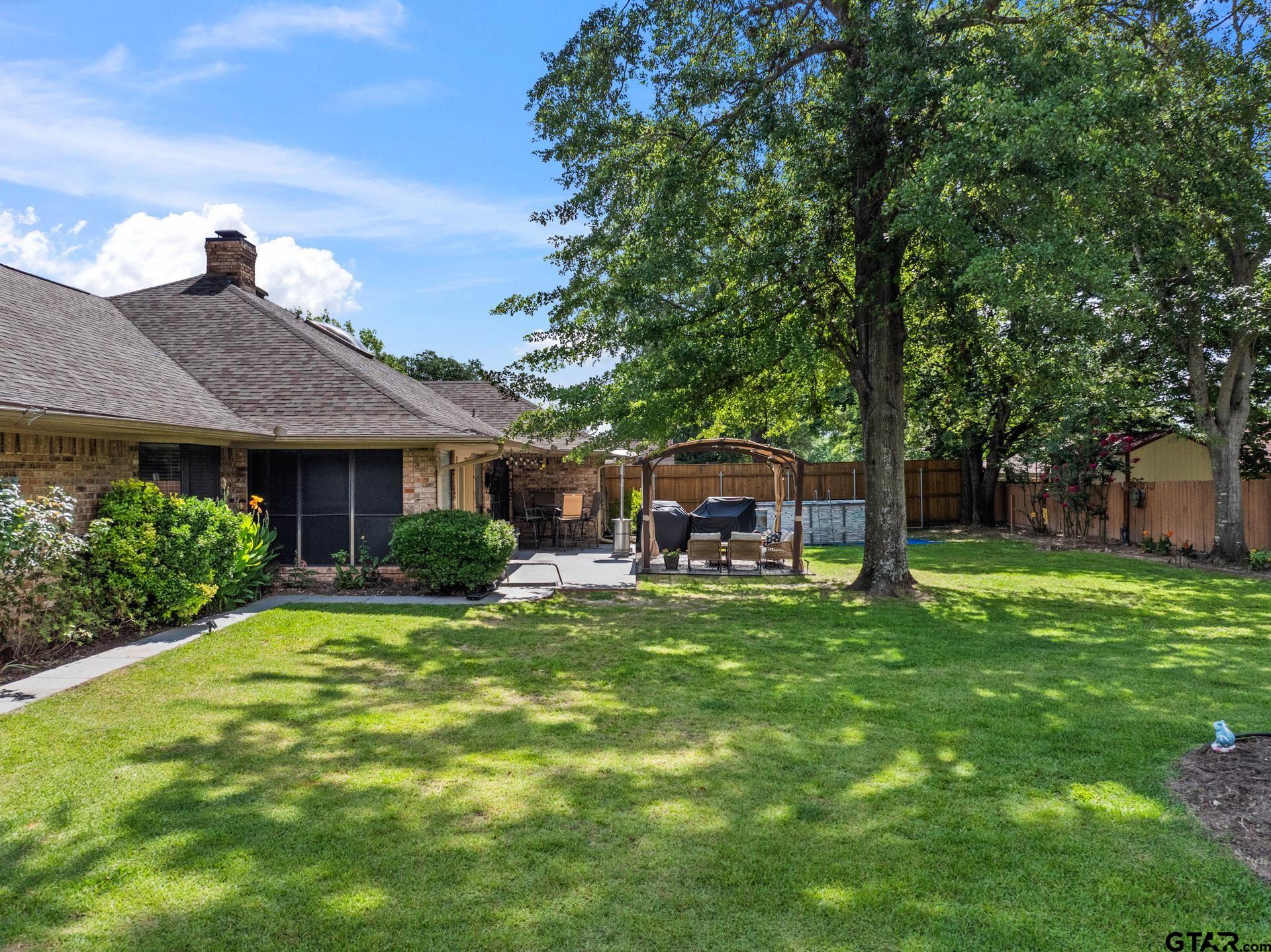 1801 N Fairway