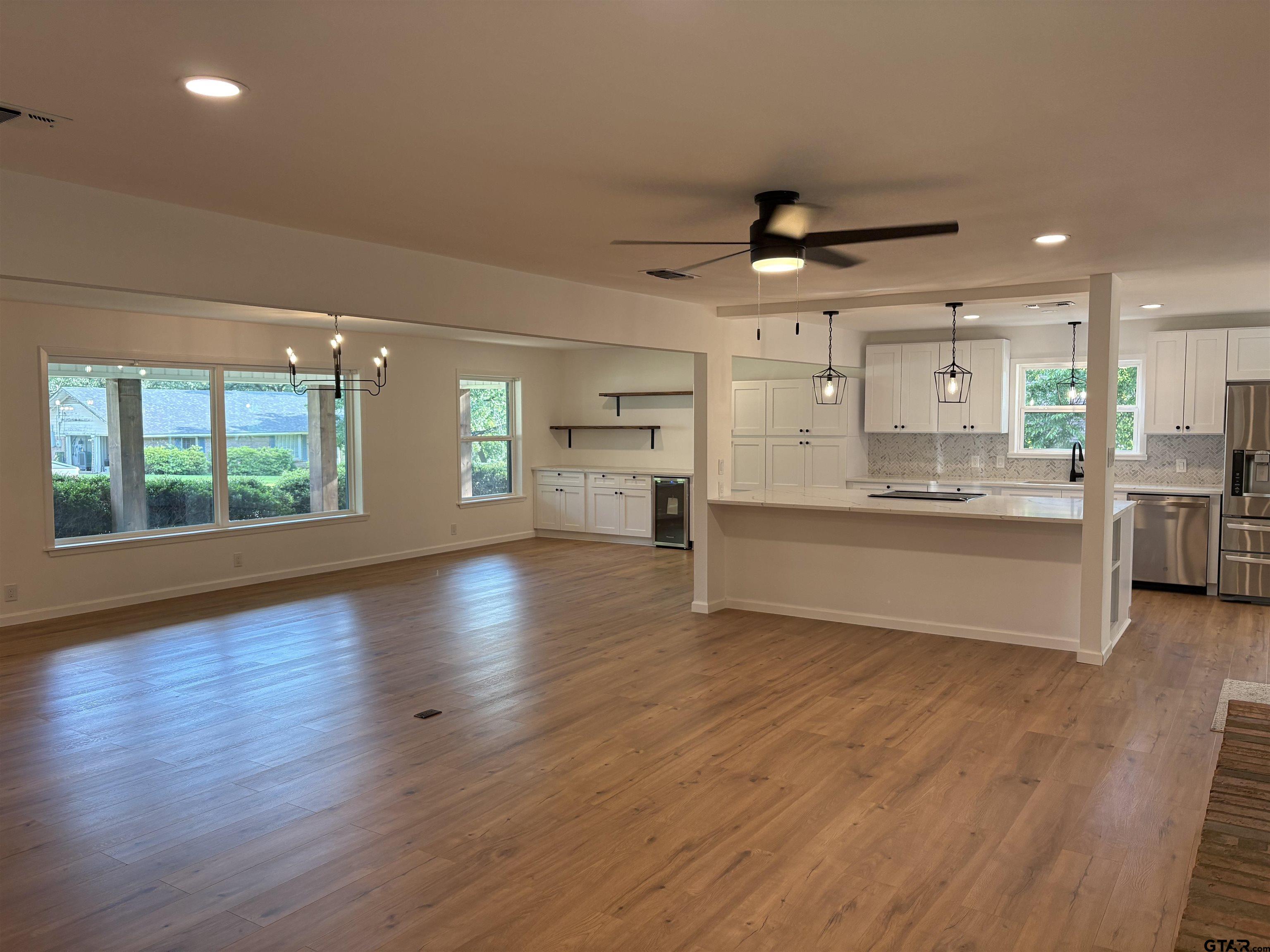 515 Dogwood Ln