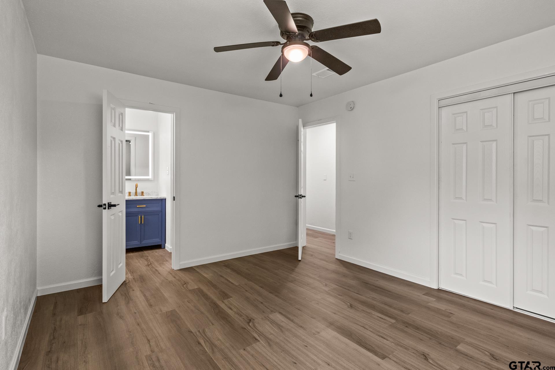 800 Holbrook