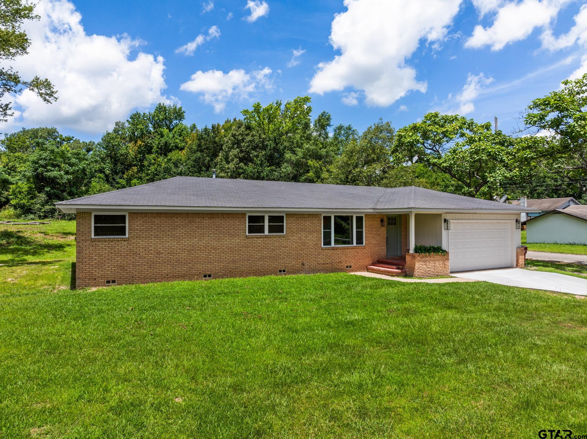 800 Holbrook