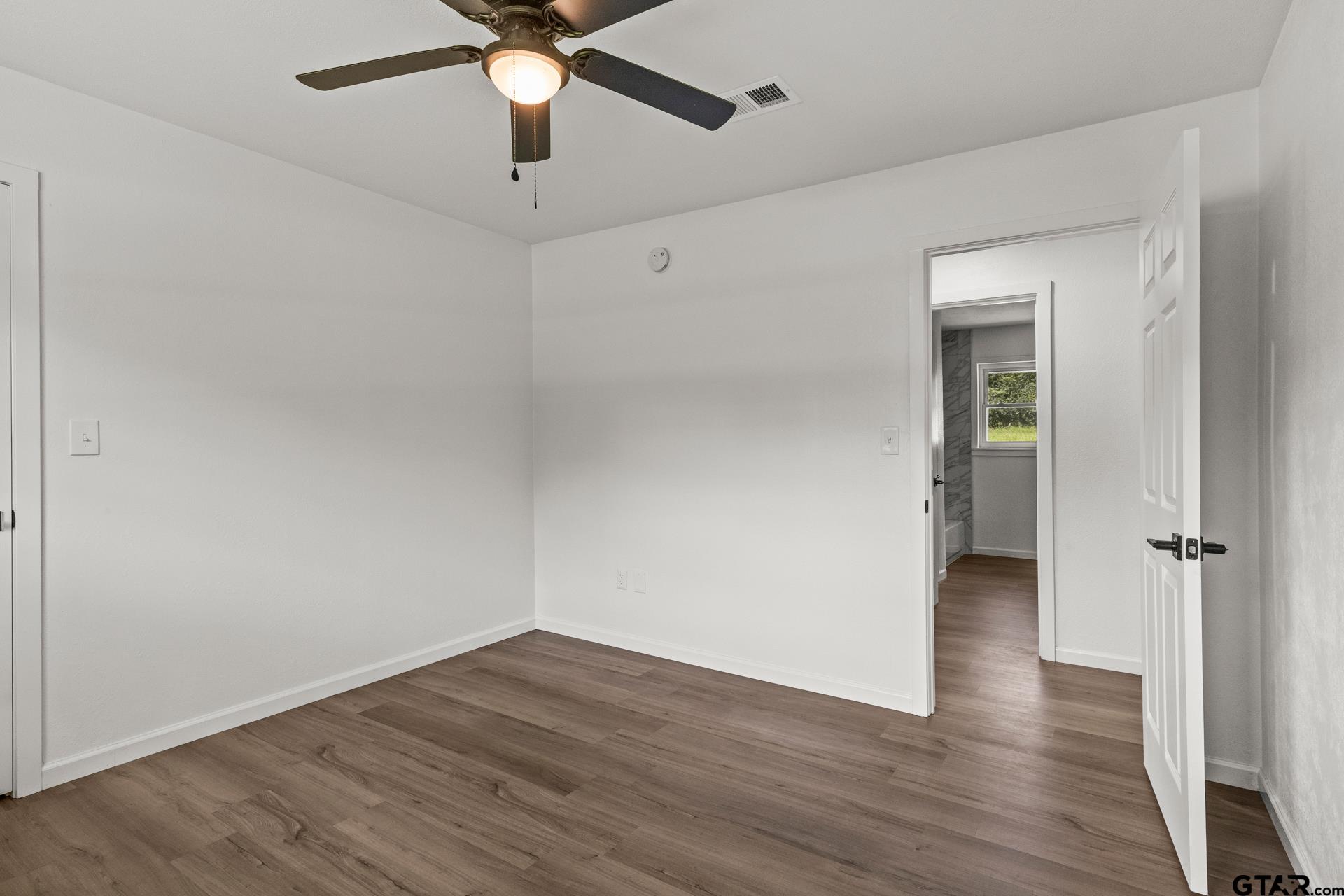 800 Holbrook