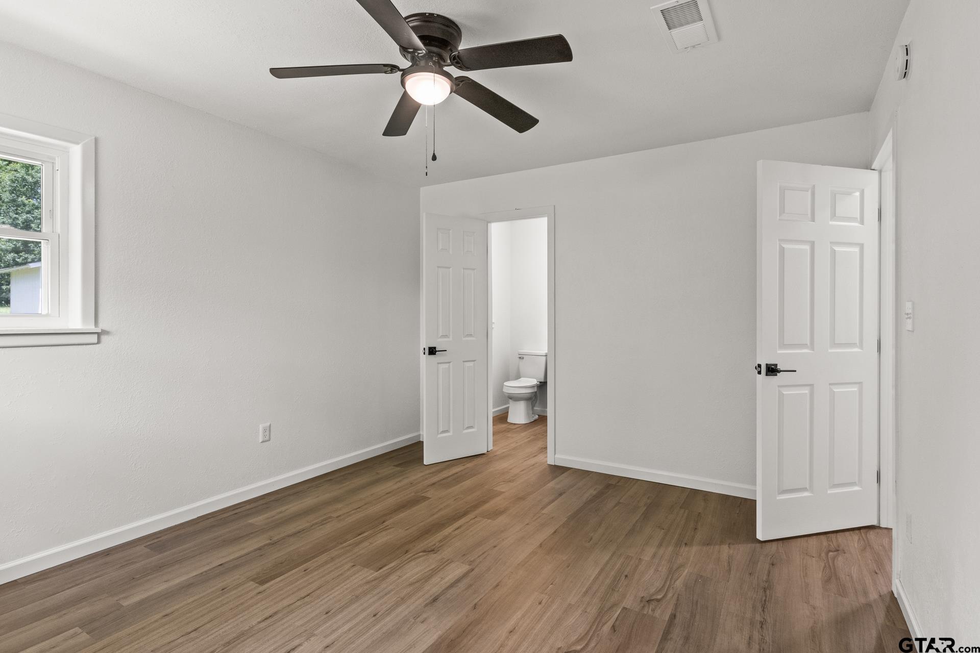 800 Holbrook