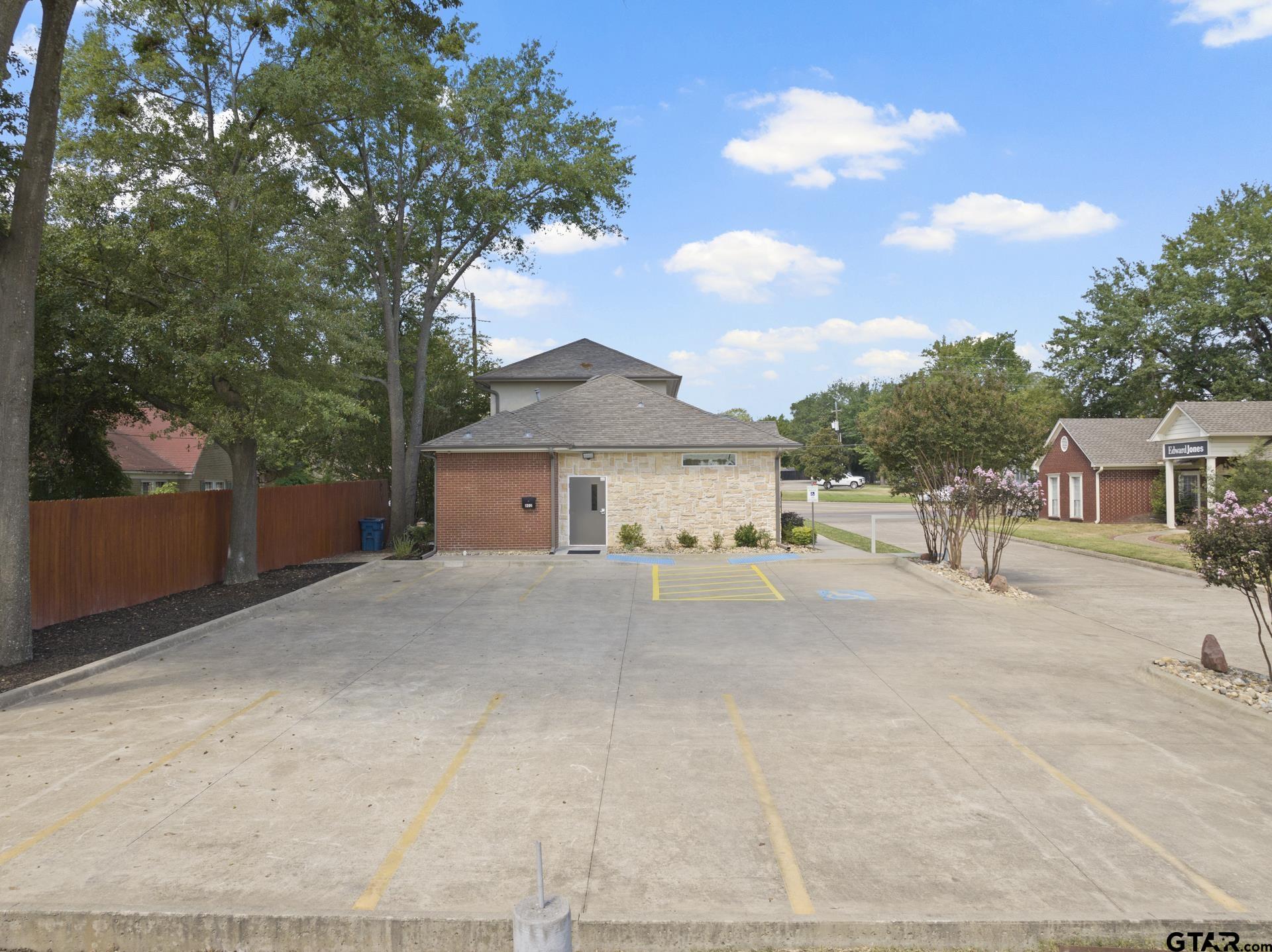802 North Jefferson