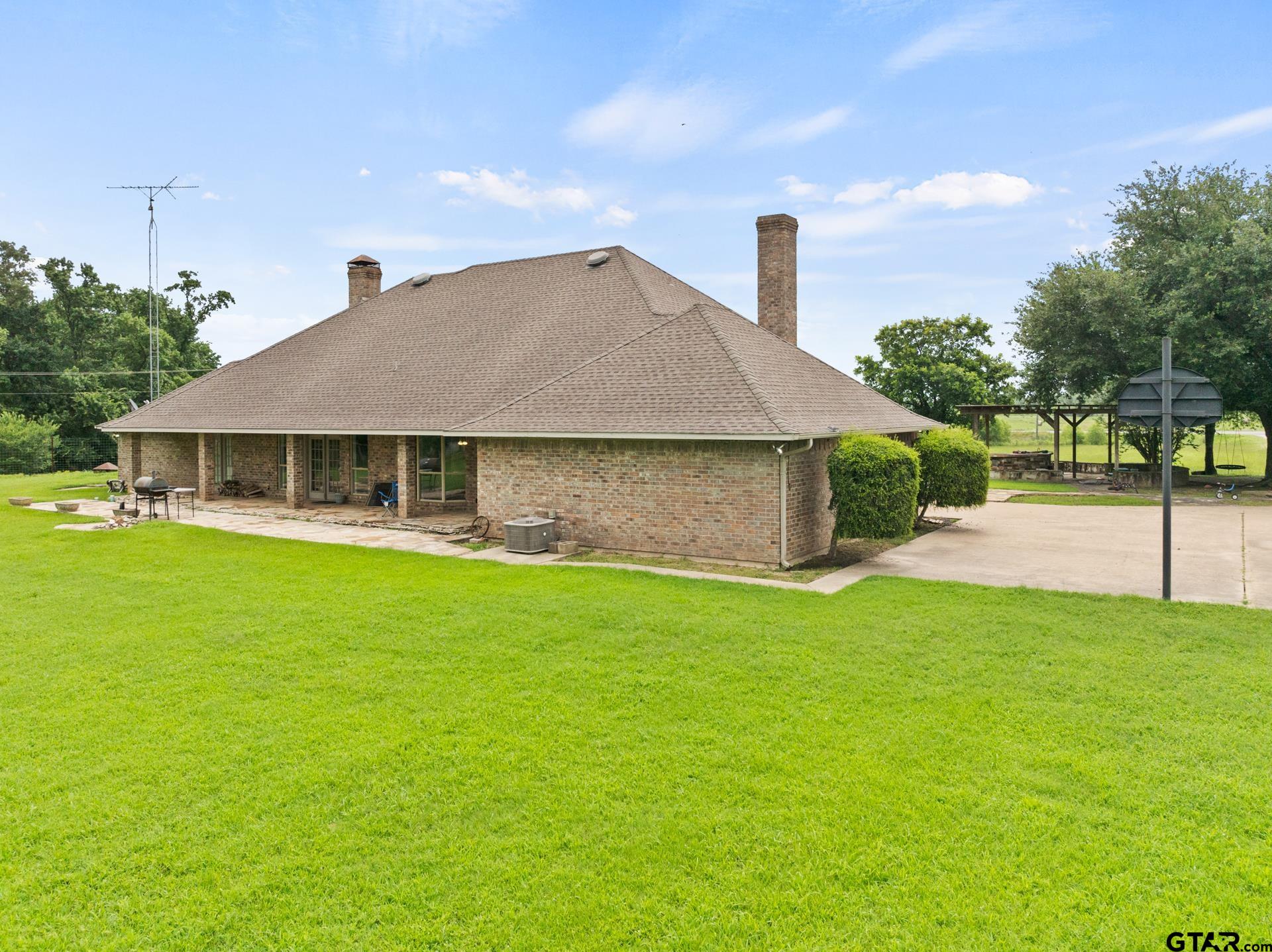 2520 N Hwy 271