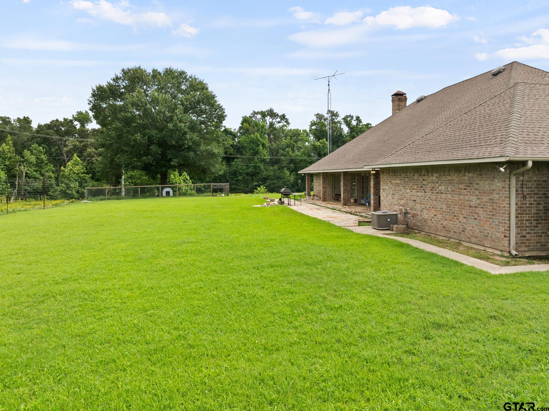 2520 N Hwy 271