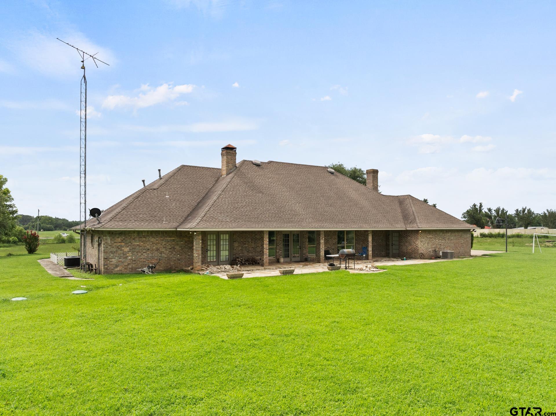 2520 N Hwy 271