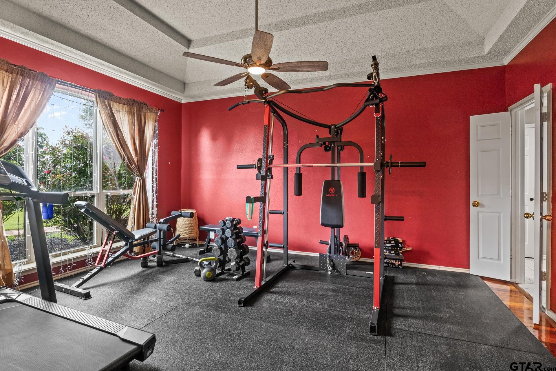 2520 N Hwy 271