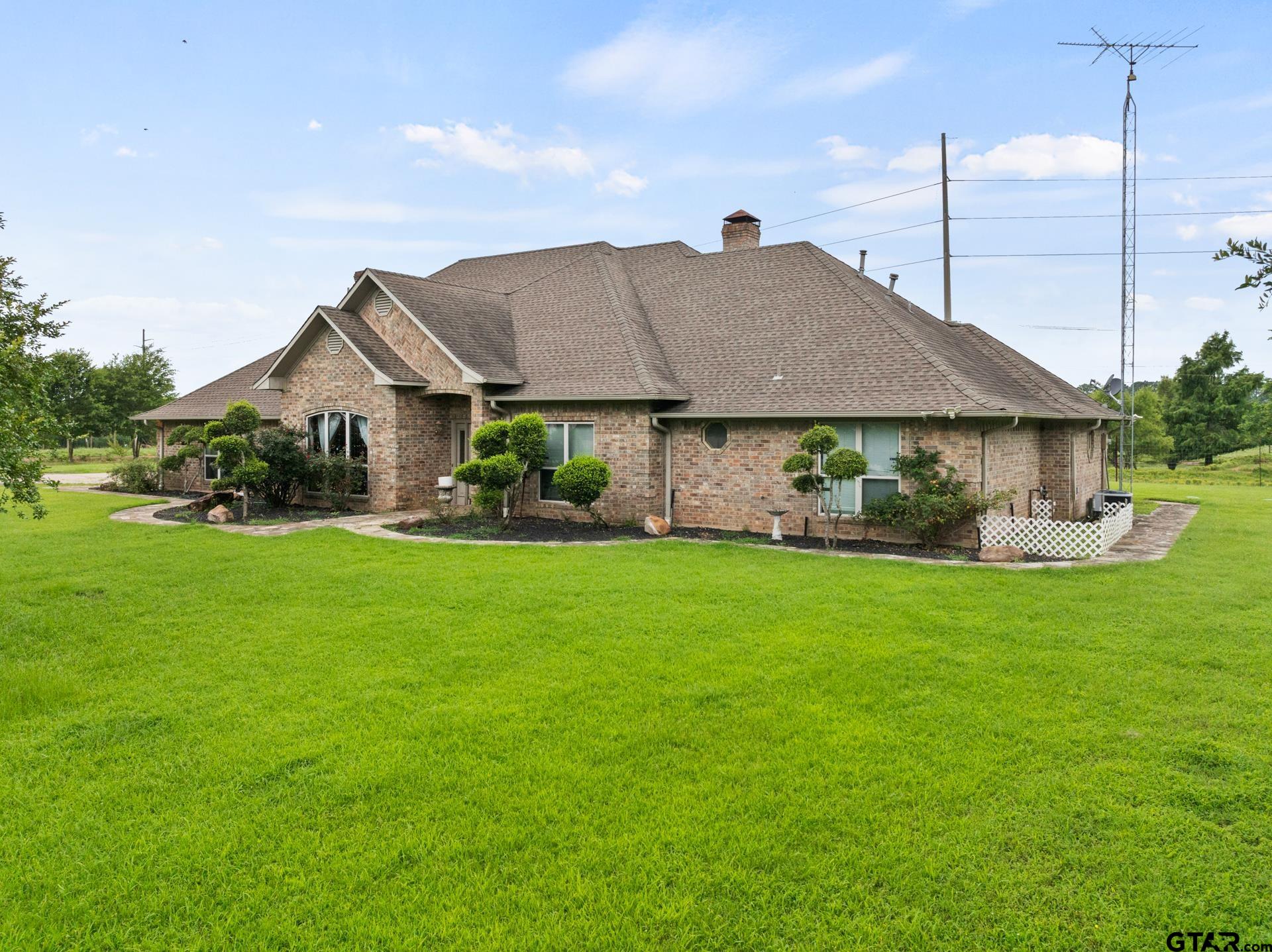 2520 N Hwy 271