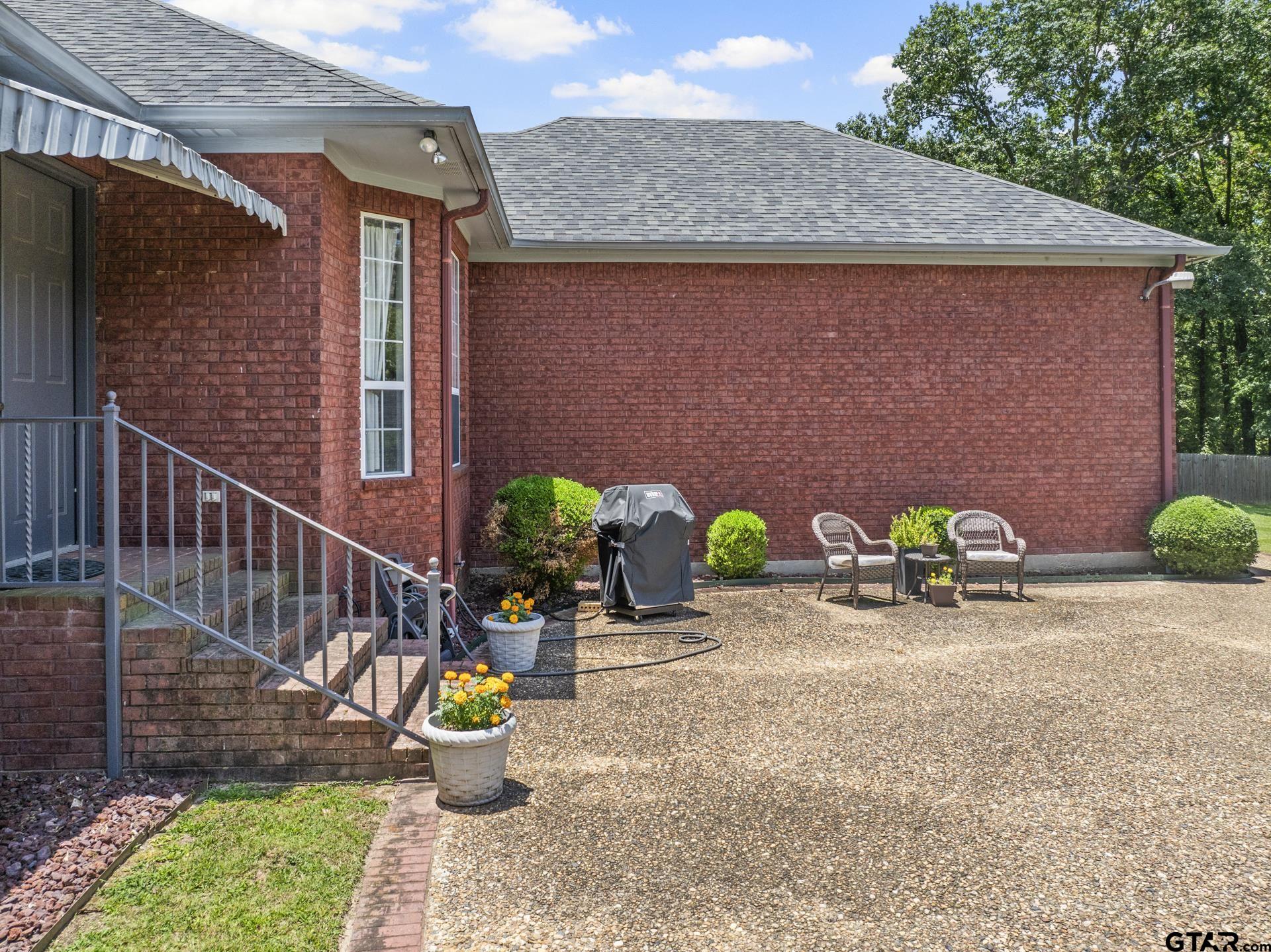 903 Deer Trail Ln