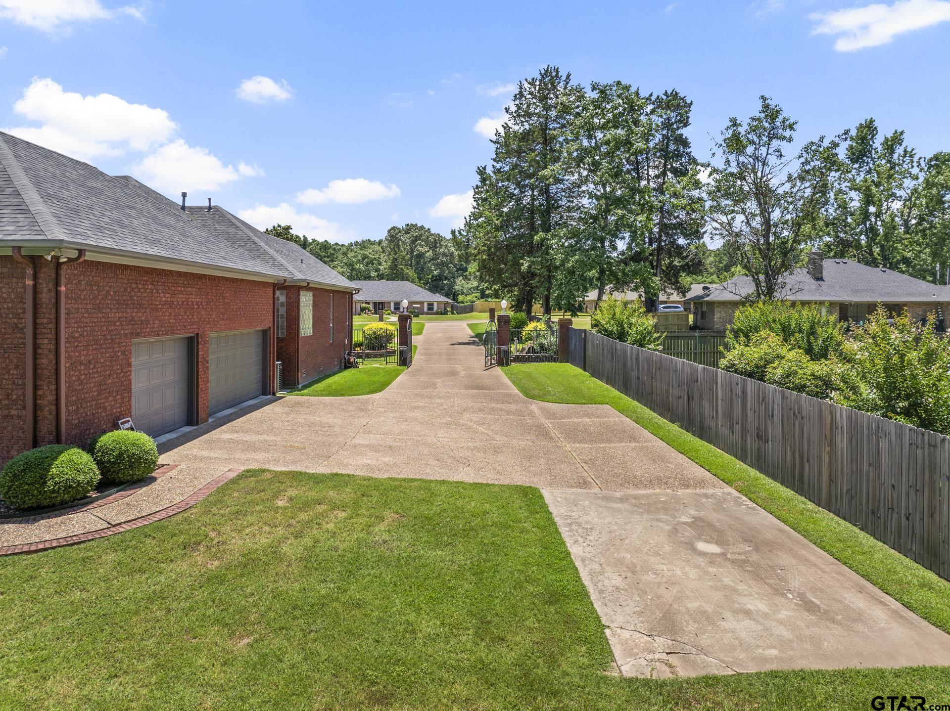 903 Deer Trail Ln