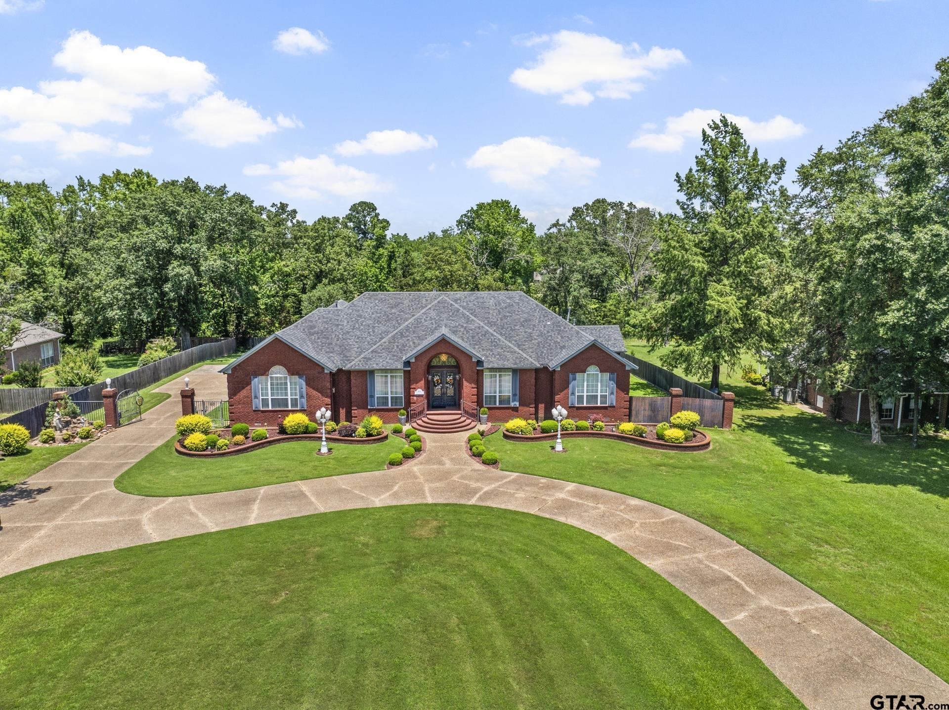 903 Deer Trail Ln