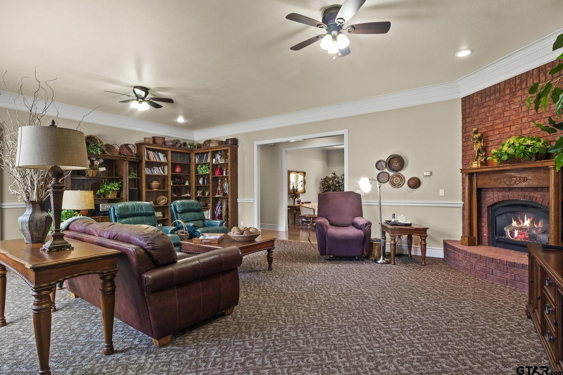 903 Deer Trail Ln