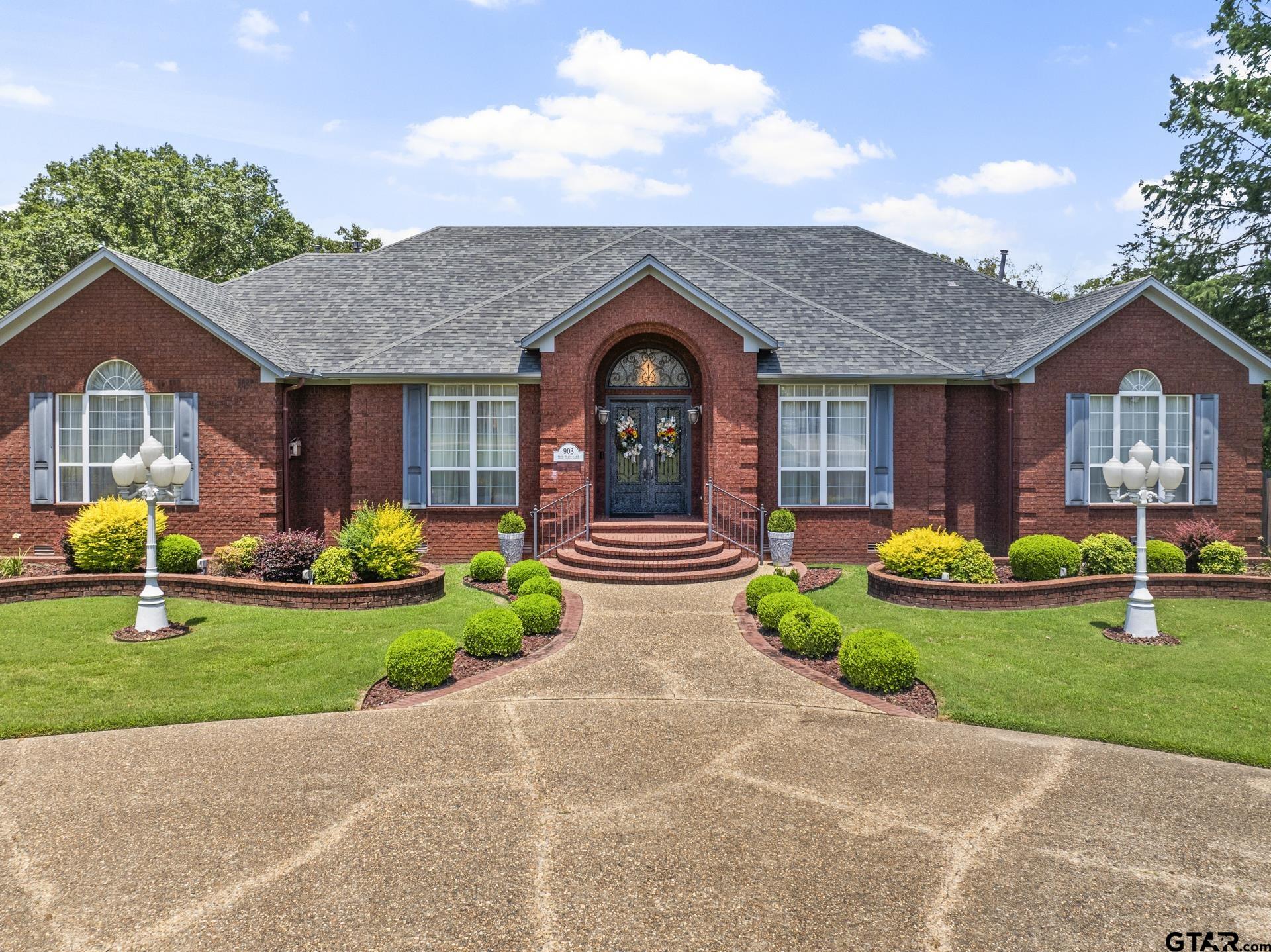 903 Deer Trail Ln