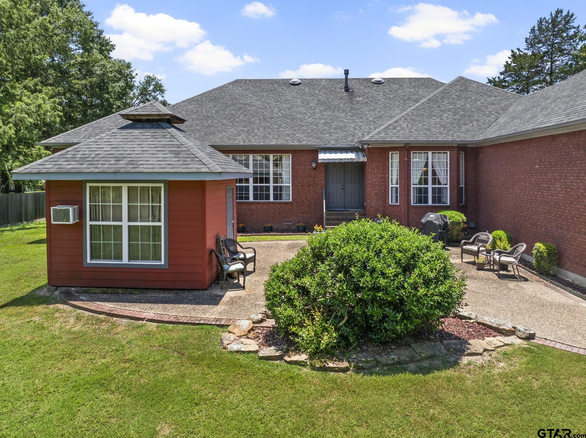 903 Deer Trail Ln