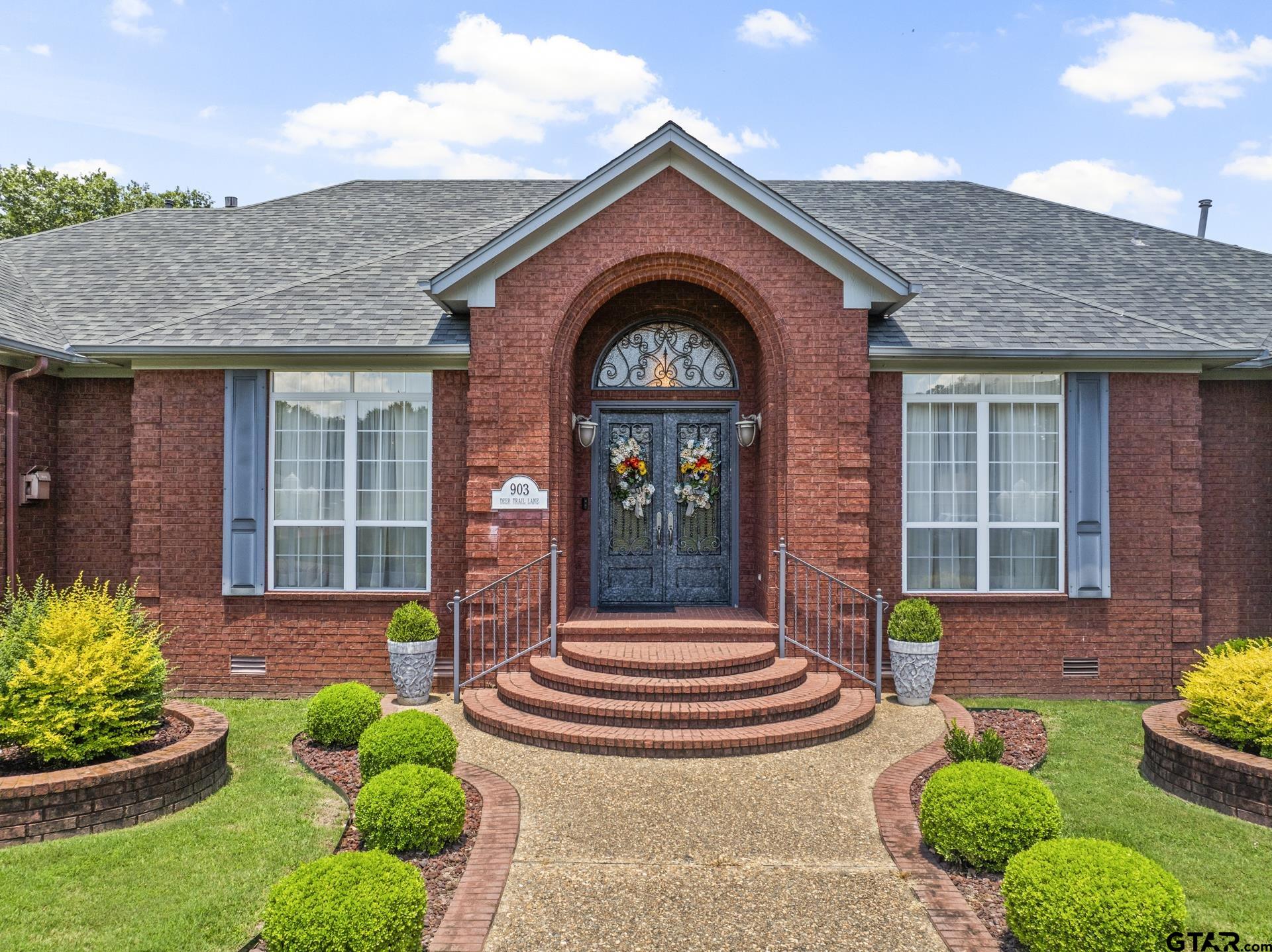 903 Deer Trail Ln